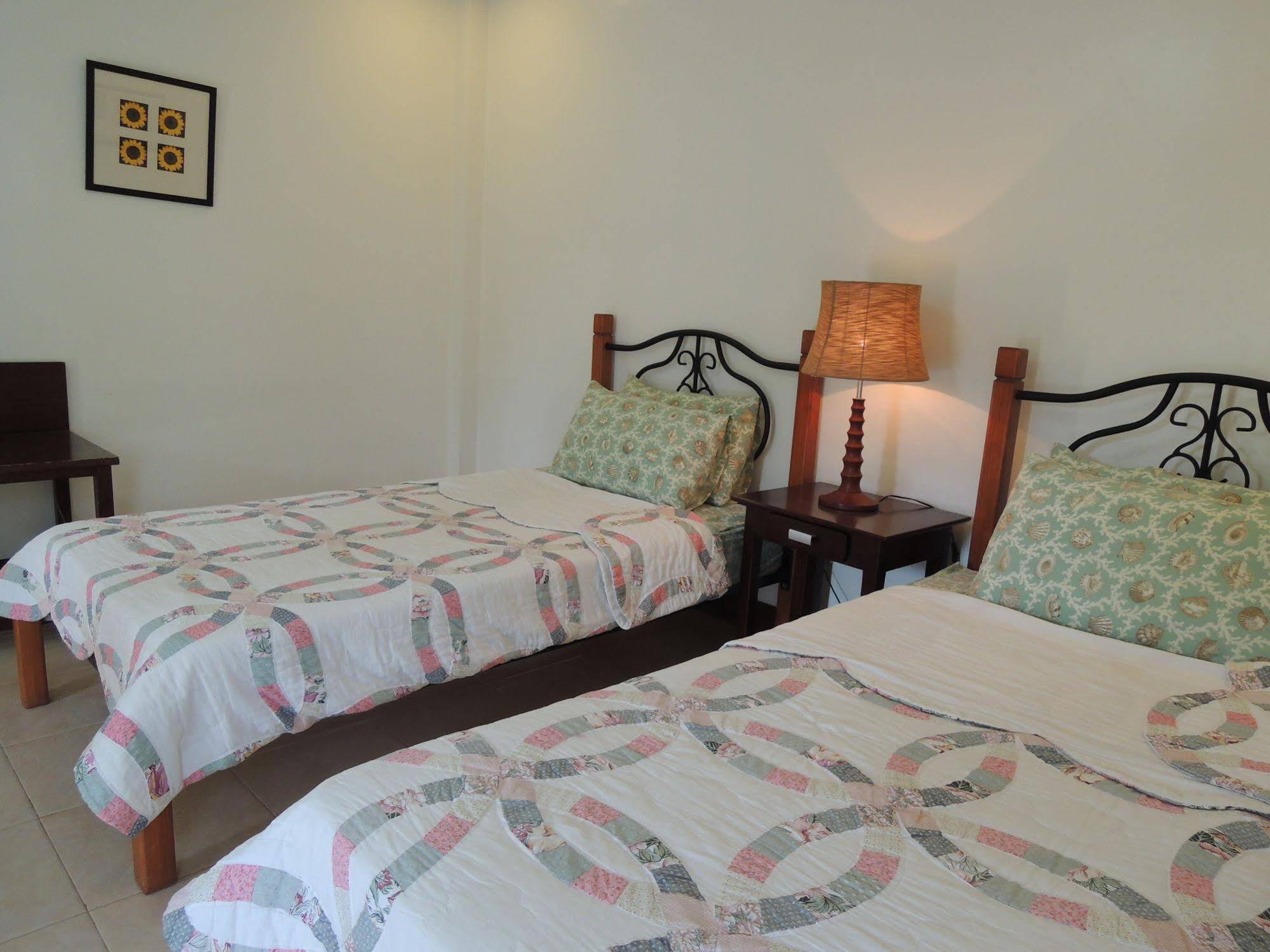 Palm Seaside Inn And Beach Resort