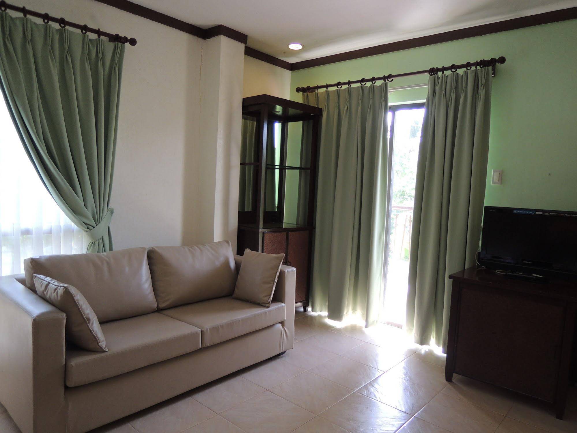 Palm Seaside Inn And Beach Resort