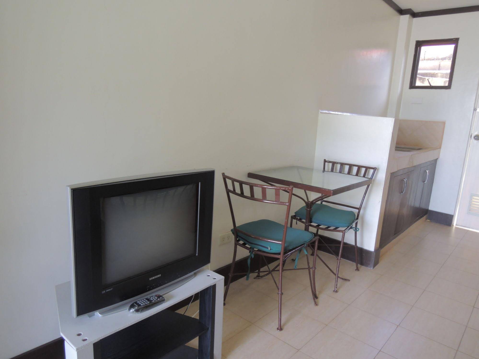 Palm Seaside Inn And Beach Resort