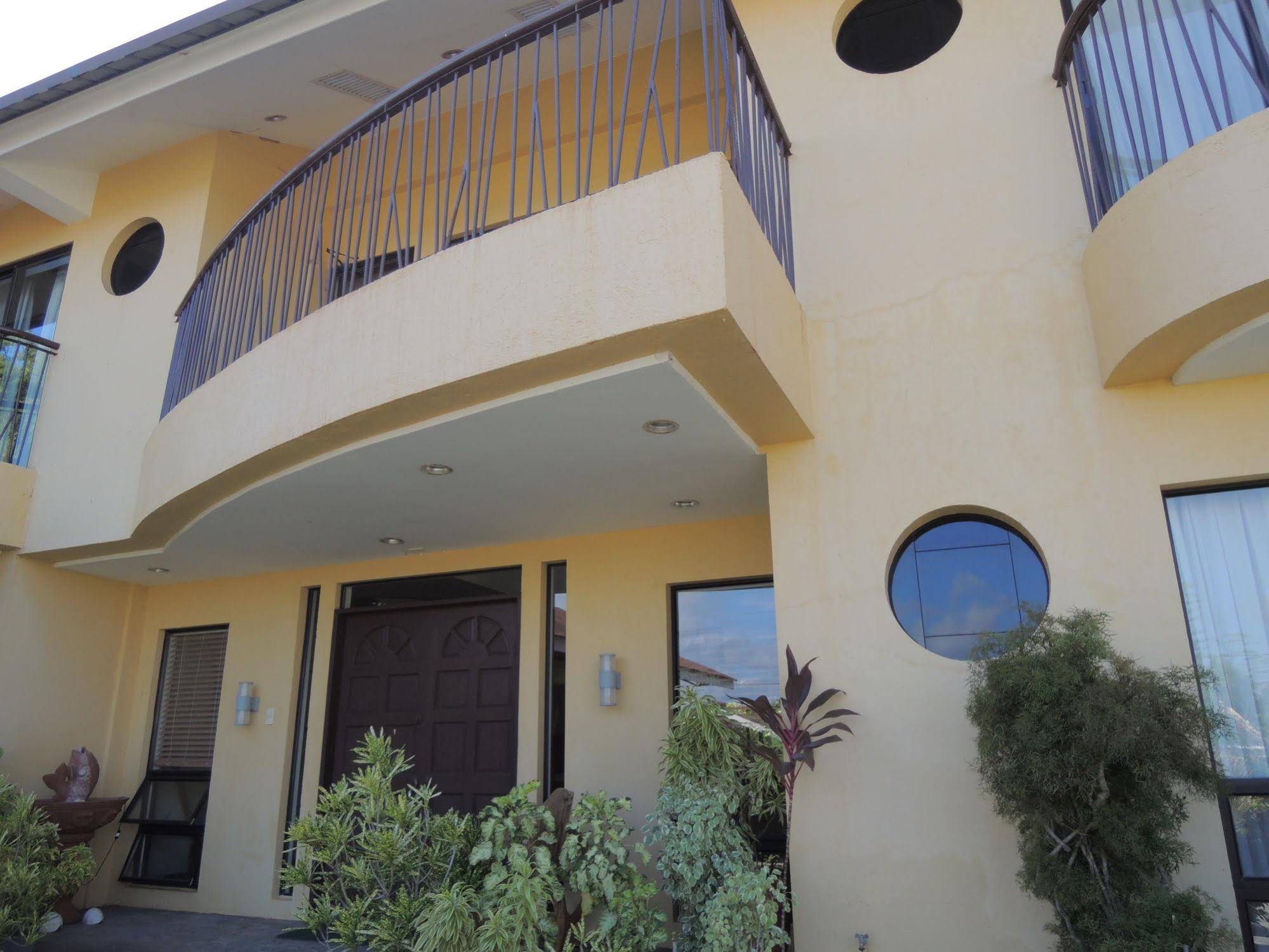 Palm Seaside Inn And Beach Resort