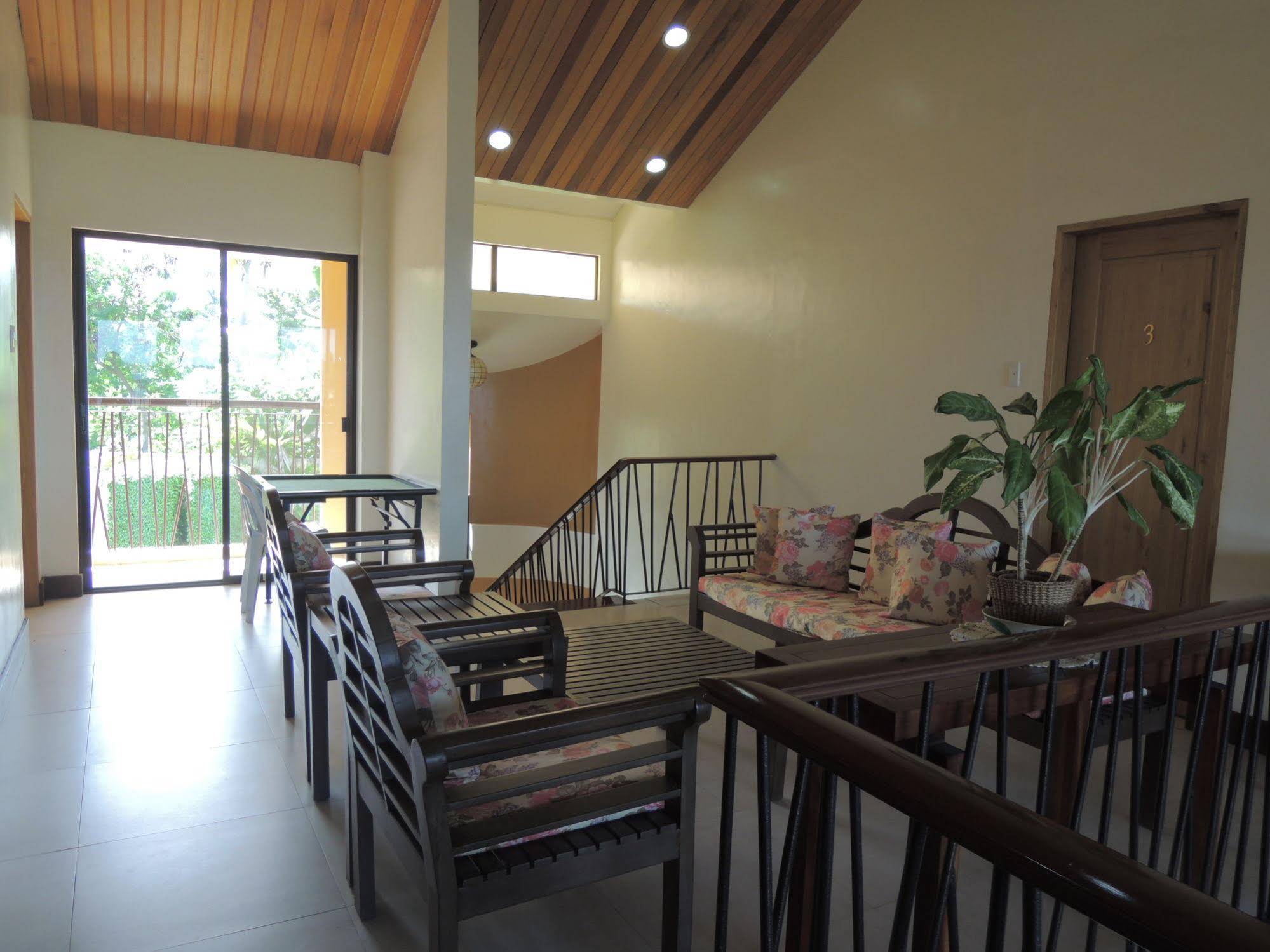 Palm Seaside Inn And Beach Resort