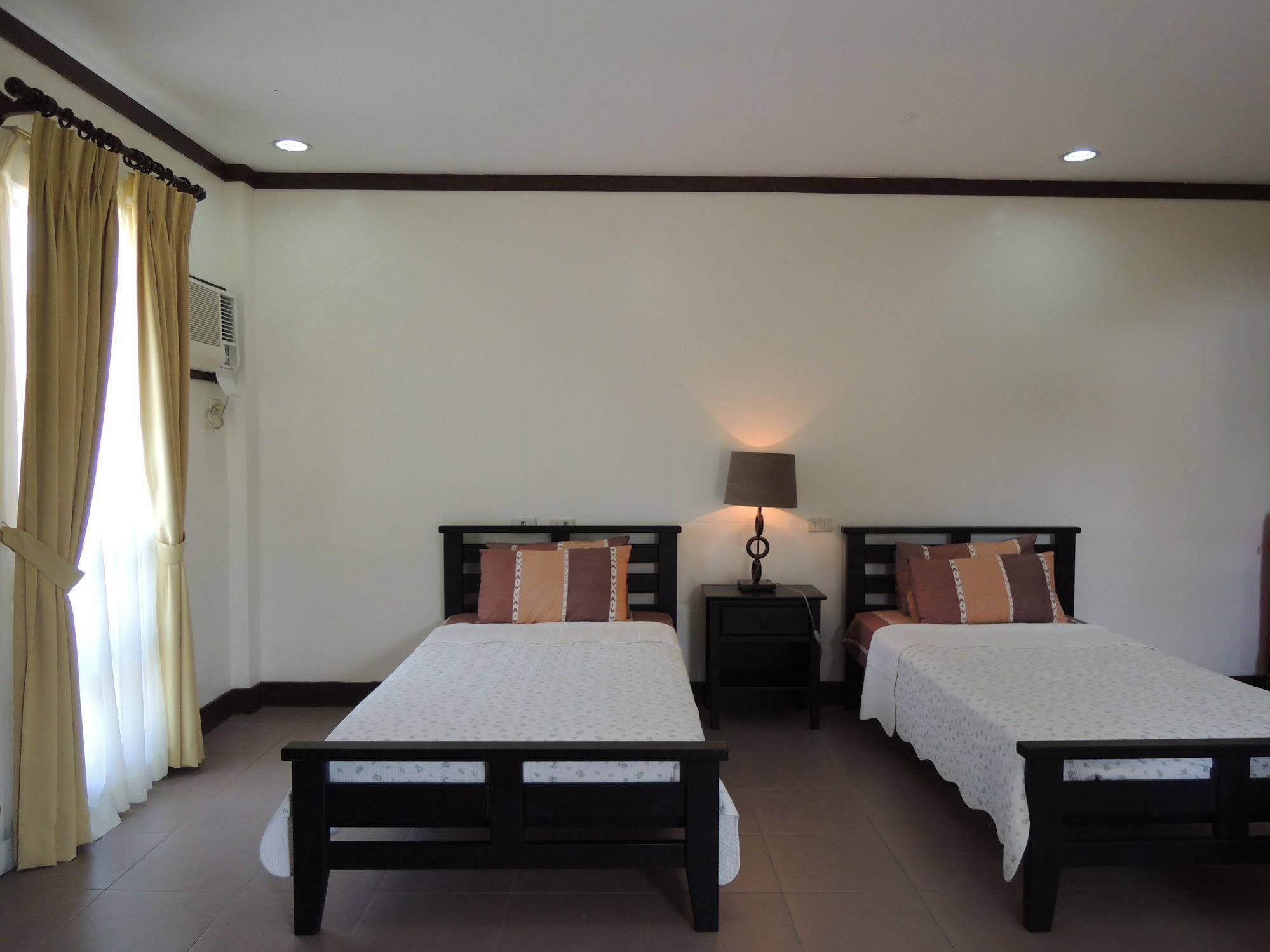 Palm Seaside Inn And Beach Resort