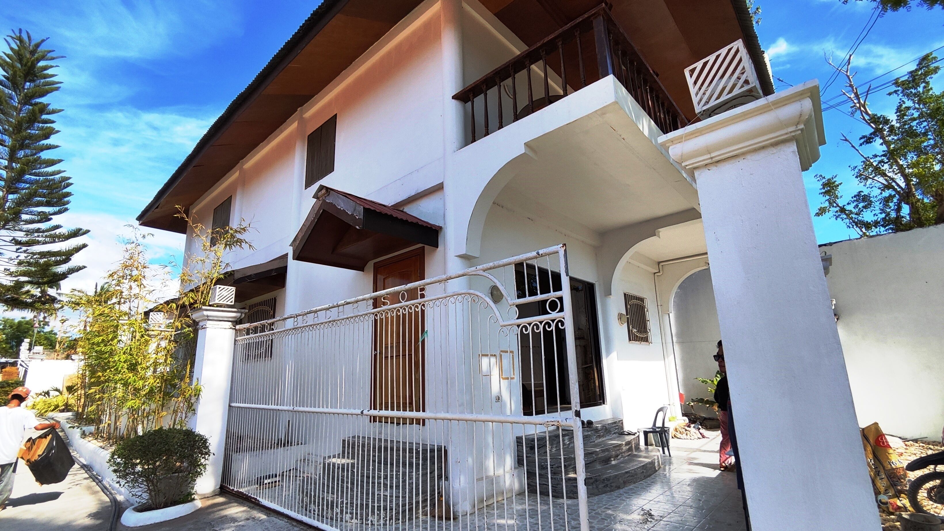 Bluewaves Resort  Basdaku by Hiverooms