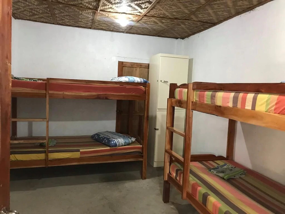 Le Village Hostel & Bar Moalboal
