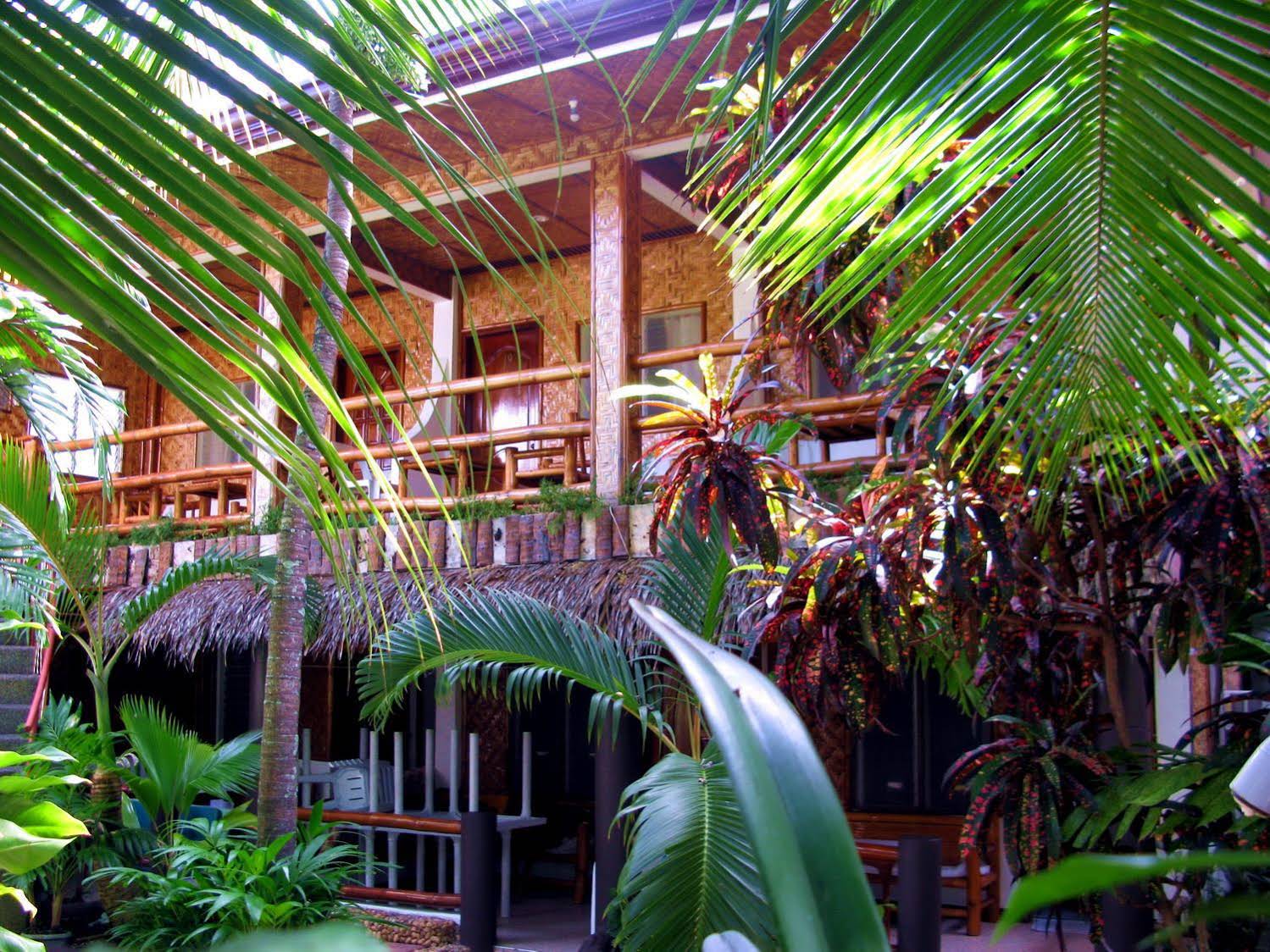 Loves Beach and Dive Resort