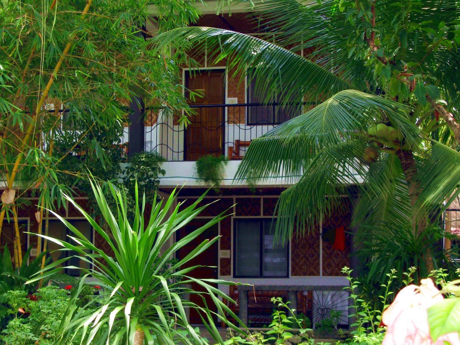 Loves Beach and Dive Resort