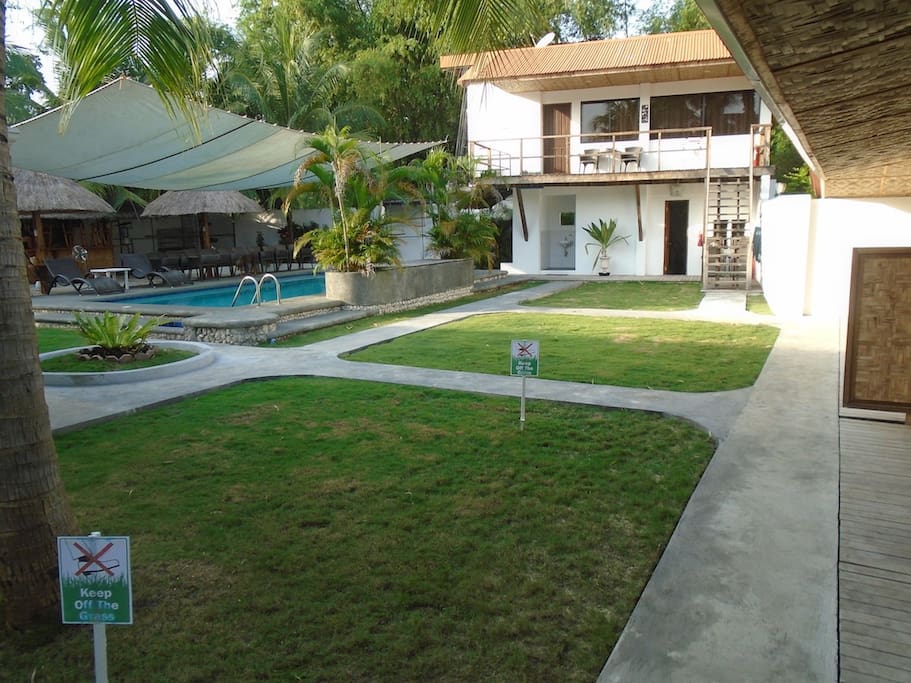 Parrot Resort Moalboal