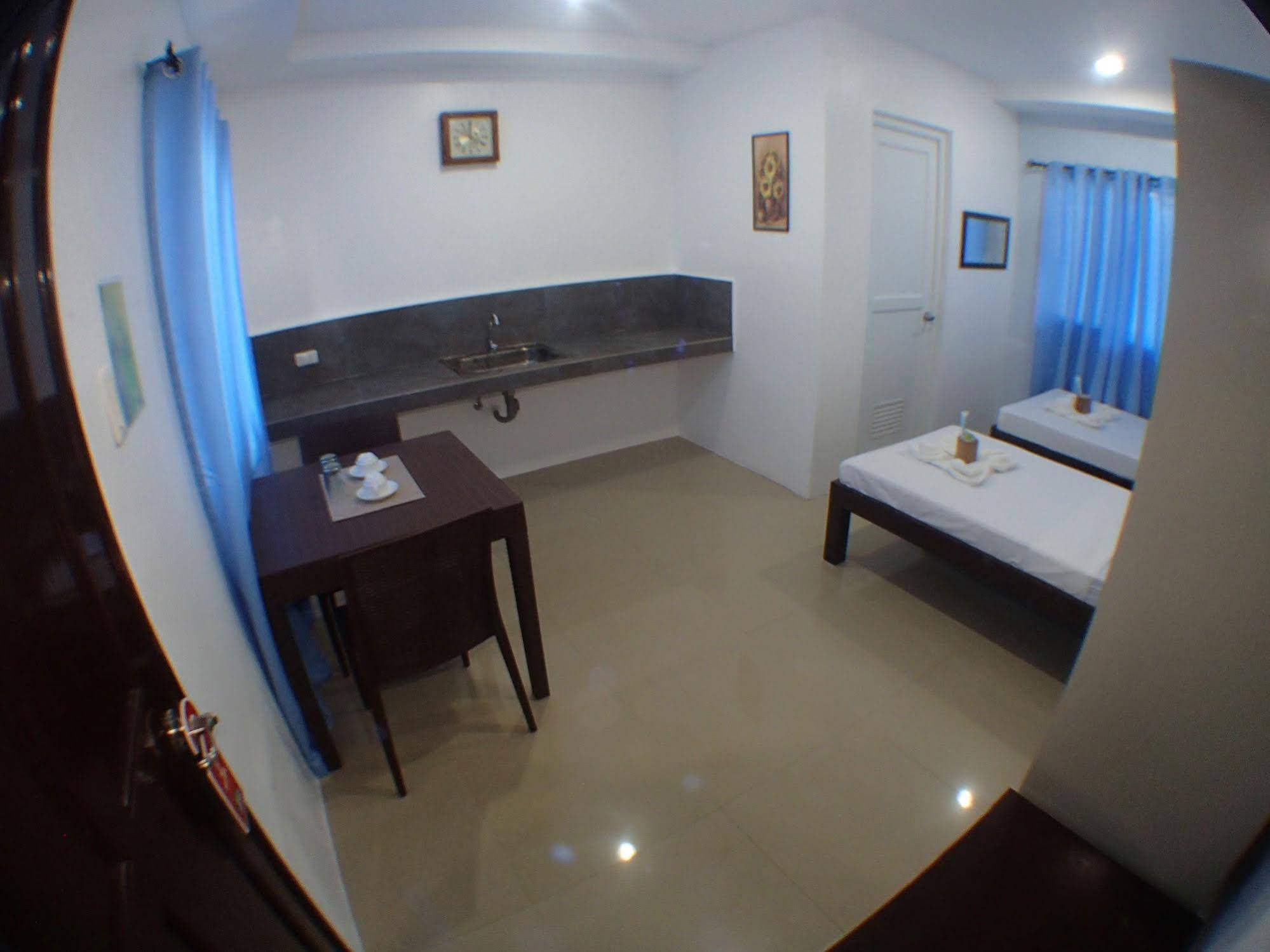 Pescadores Suites Moalboal