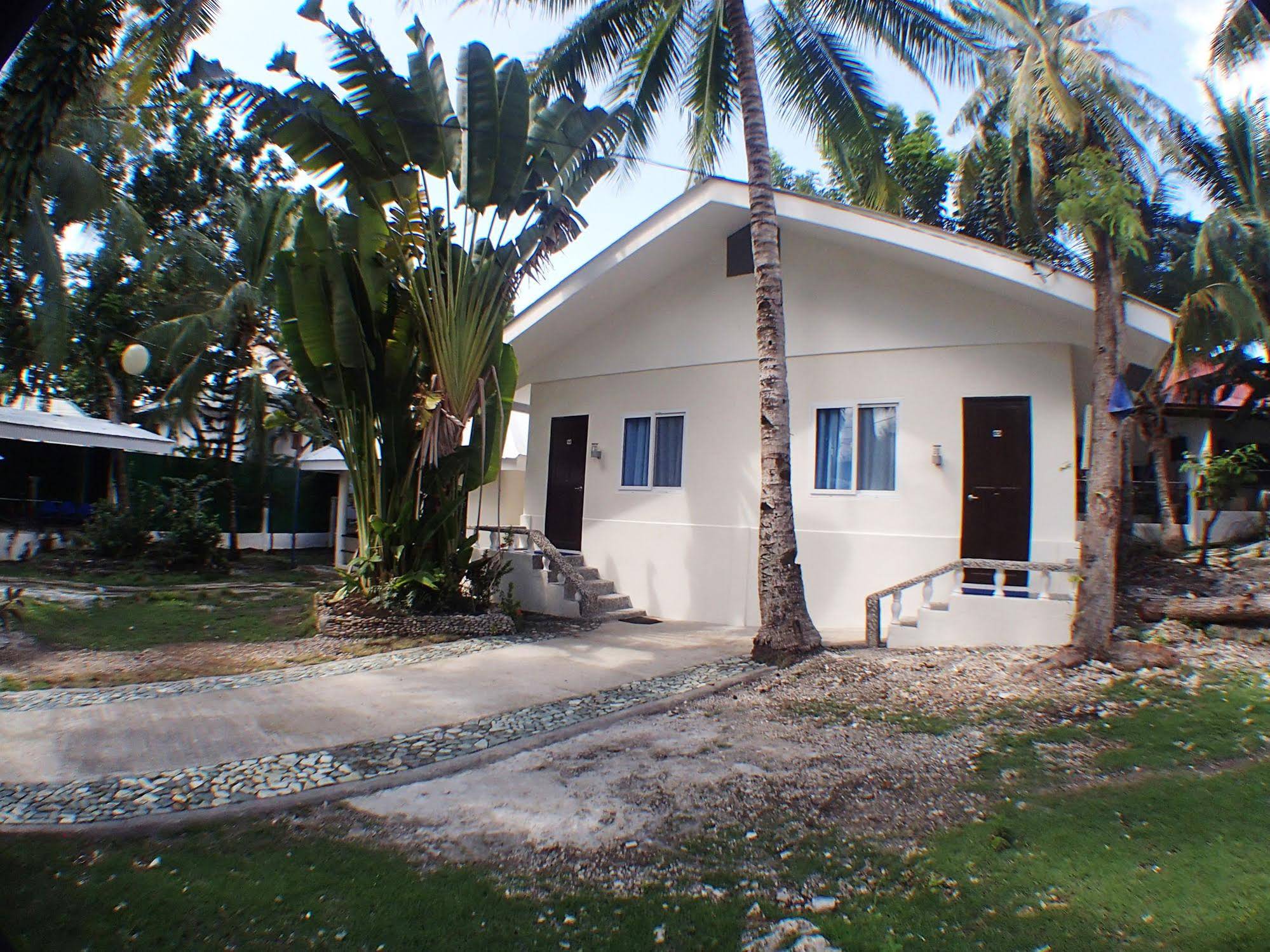 Pescadores Suites Moalboal
