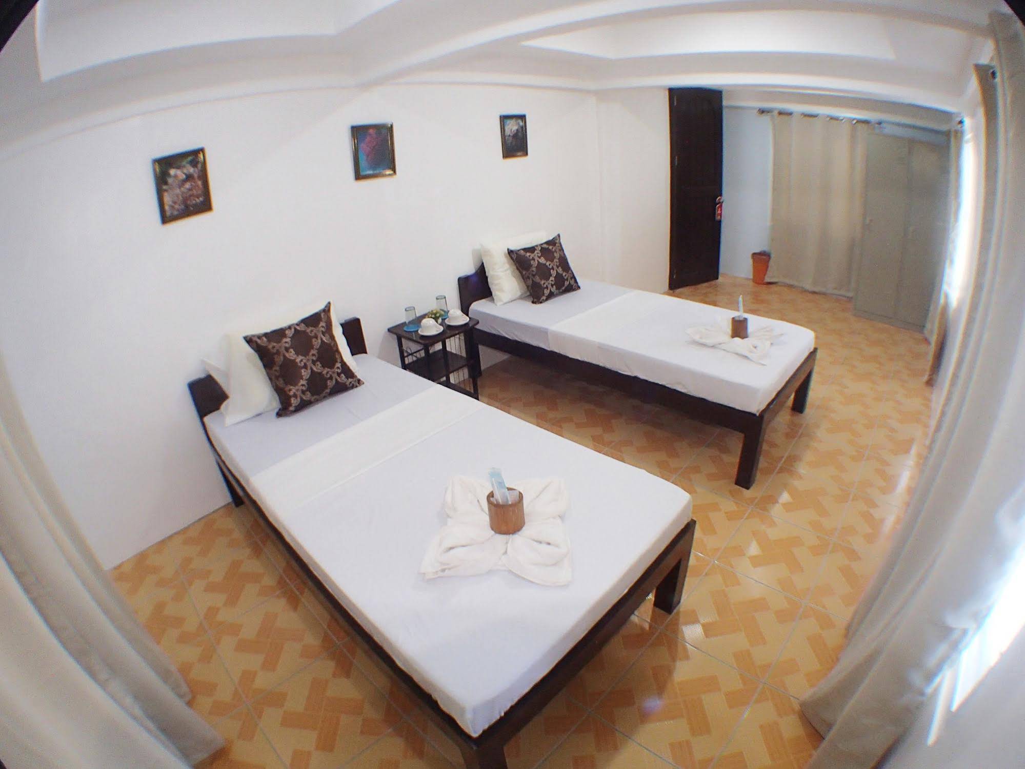 Pescadores Suites Moalboal