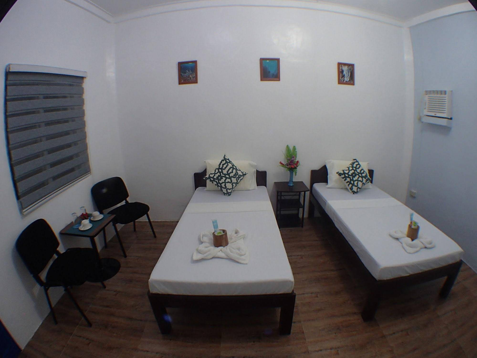 Pescadores Suites Moalboal