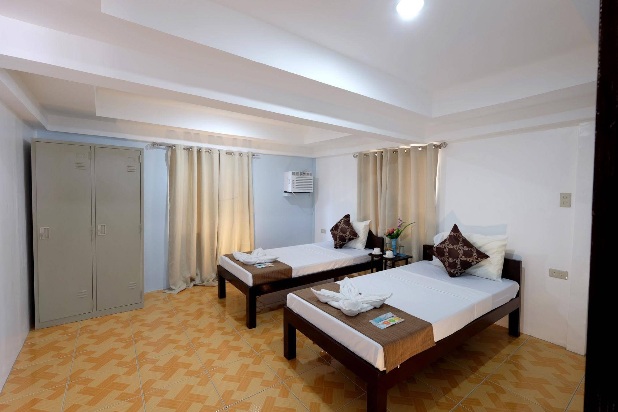 Pescadores Suites Moalboal
