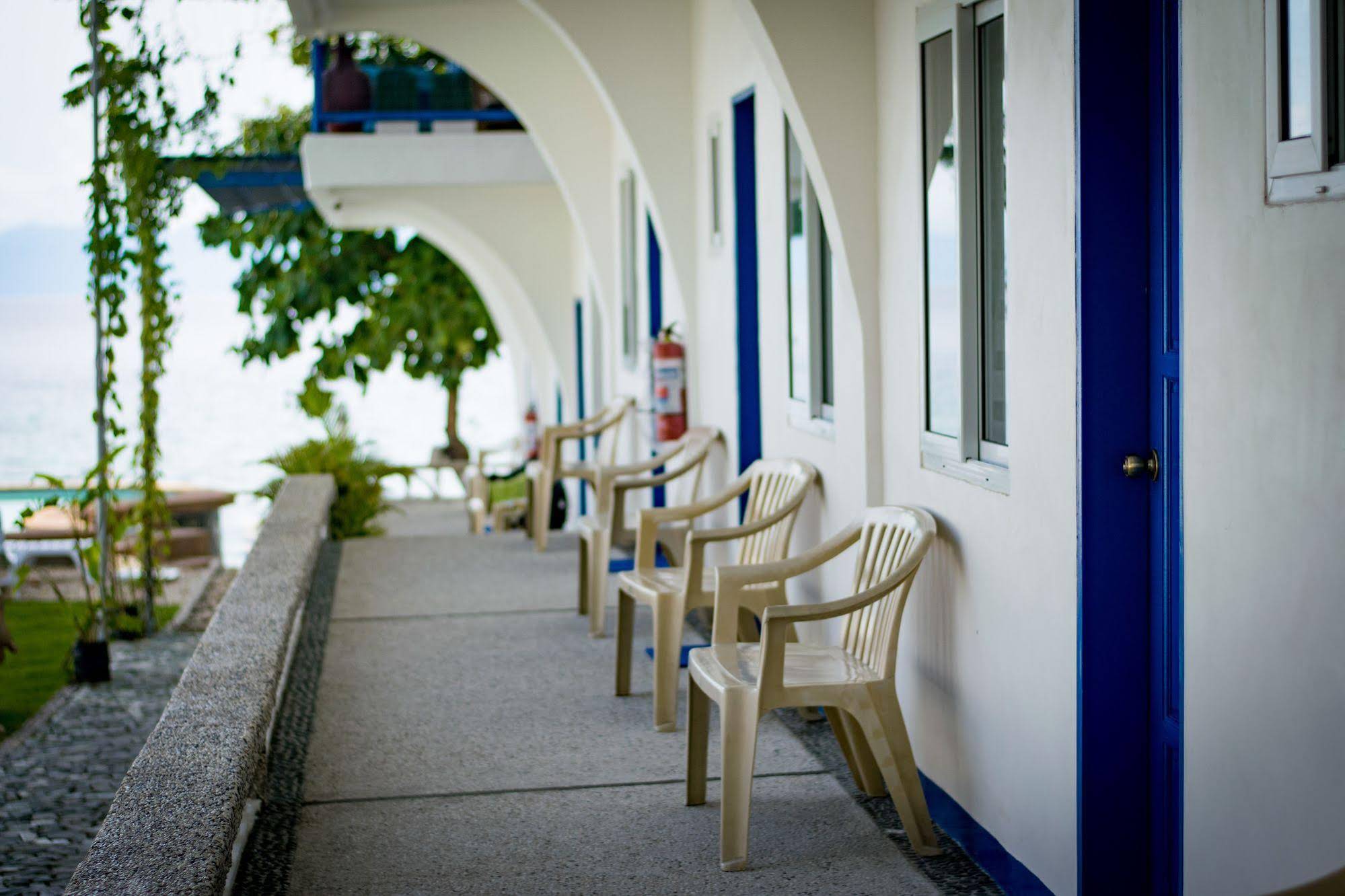 Pescadores Suites Moalboal