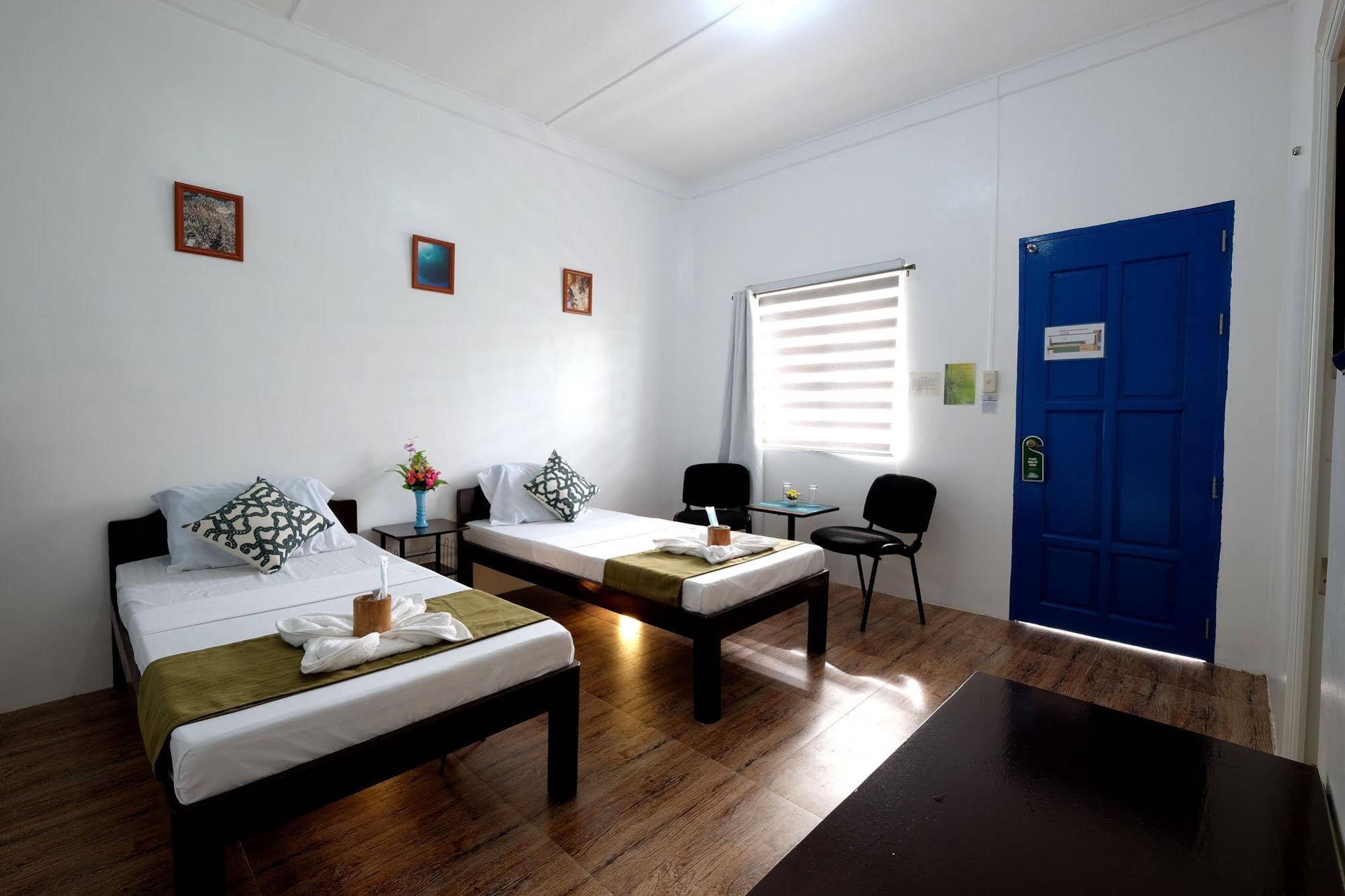 Pescadores Suites Moalboal