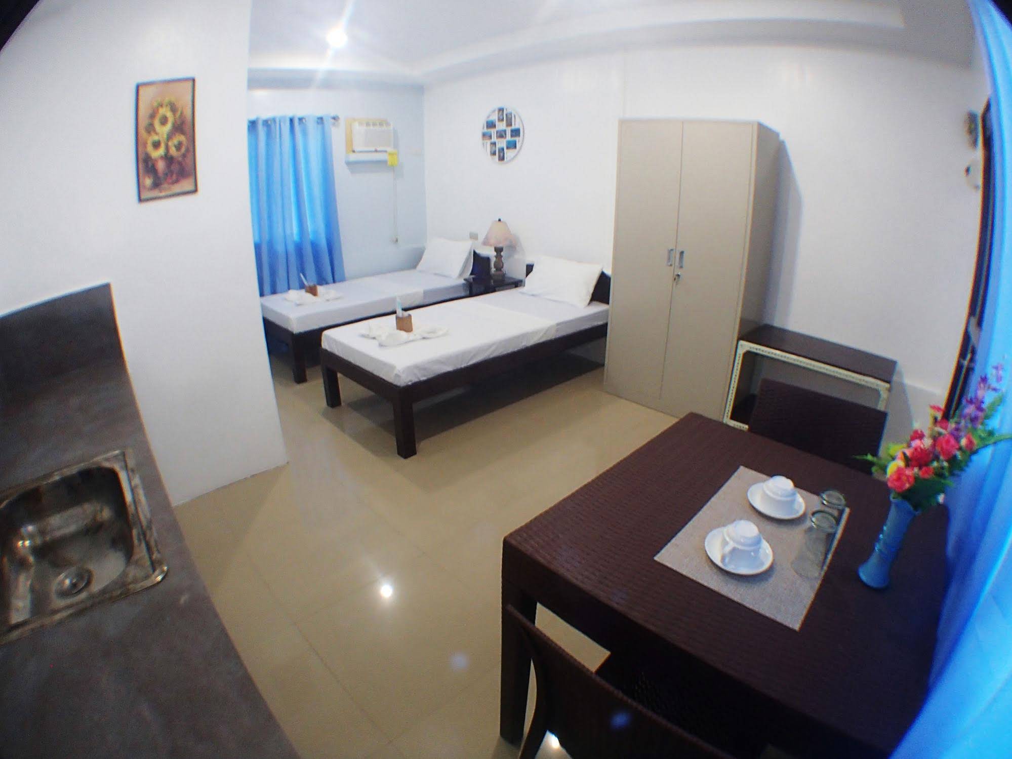 Pescadores Suites Moalboal