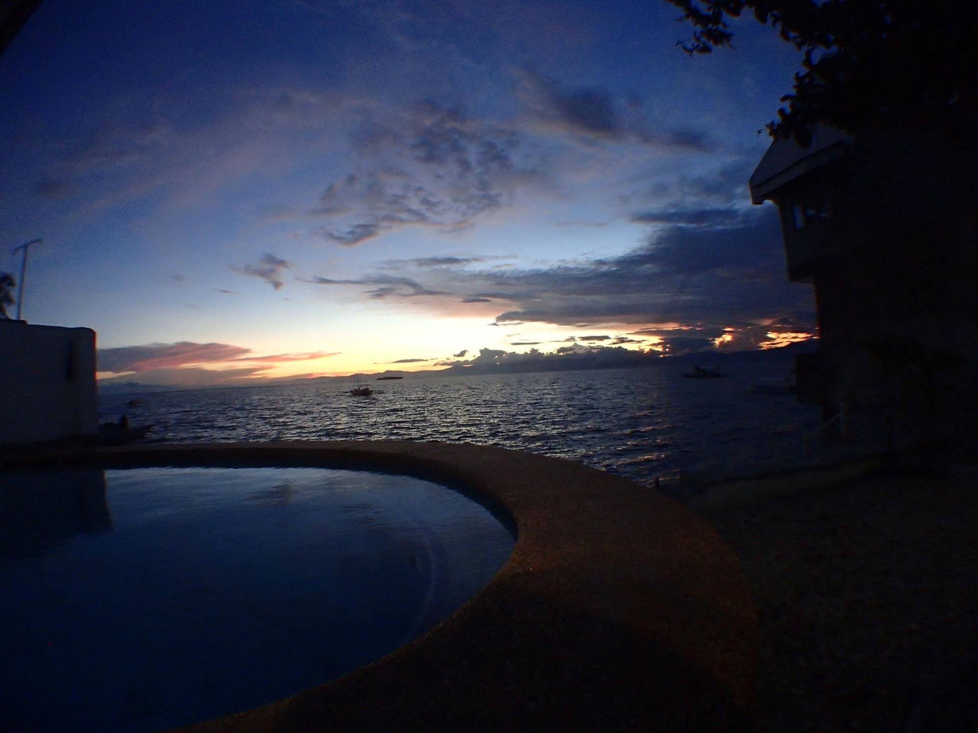 Pescadores Suites Moalboal