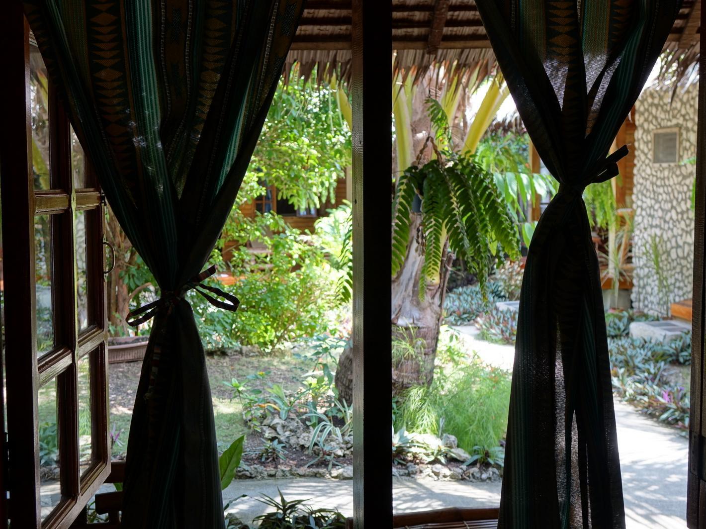 Tipolo Beach Resort