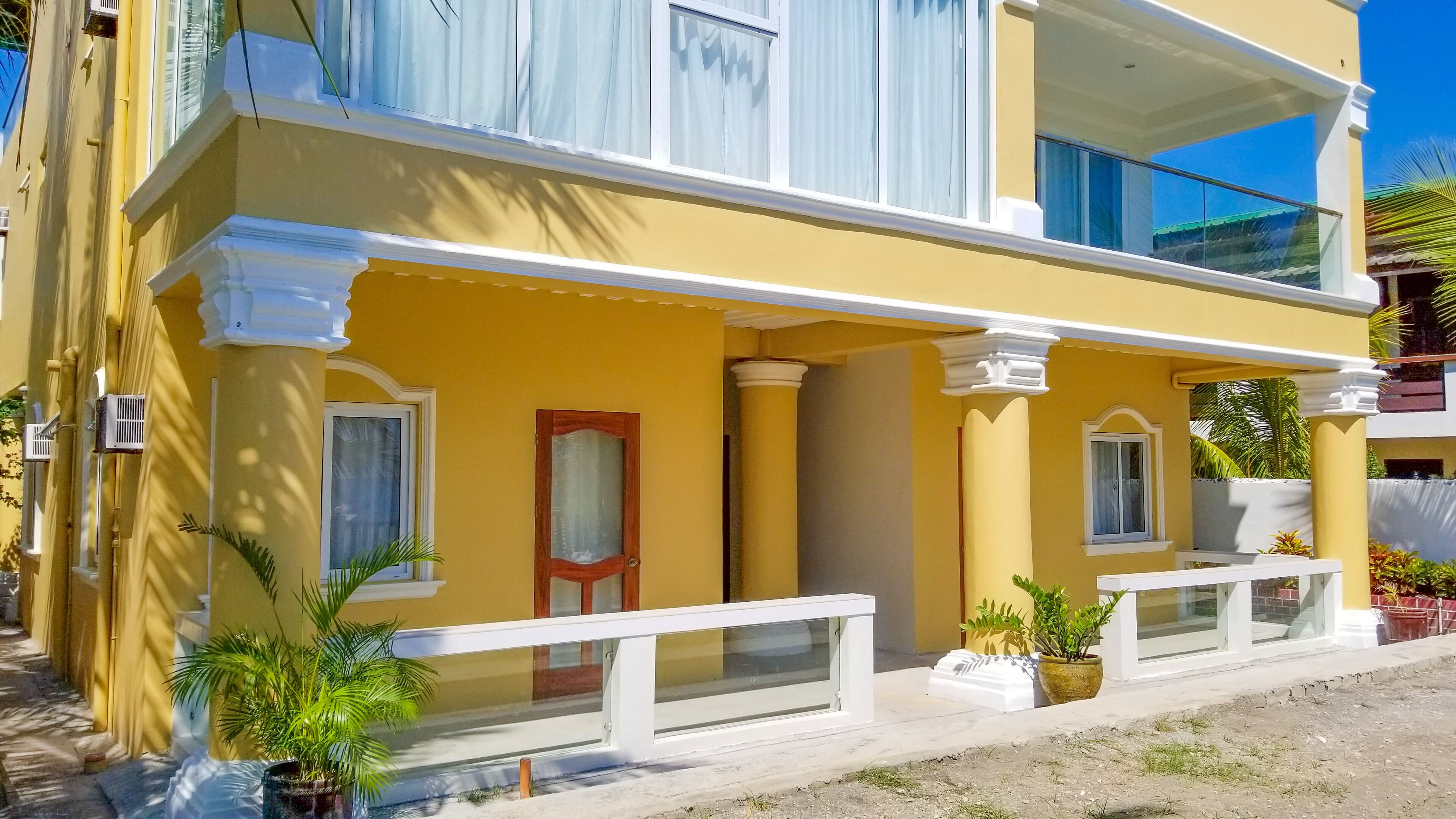 Crystal Shore Beach Resort powered by Cocotel