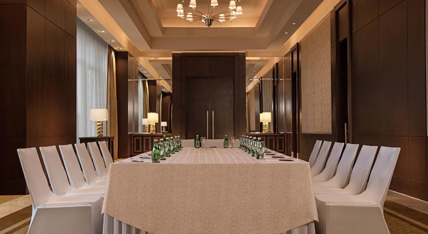 Crimson Hotel Filinvest City Manila