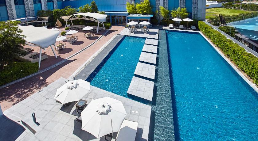 Crimson Hotel Filinvest City Manila