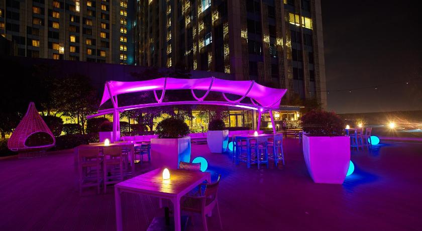 Crimson Hotel Filinvest City Manila