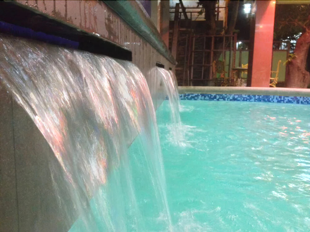 Southpoolside Tourist Inn