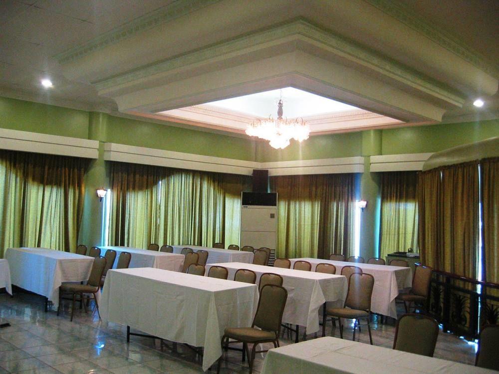Villa Caceres Hotel