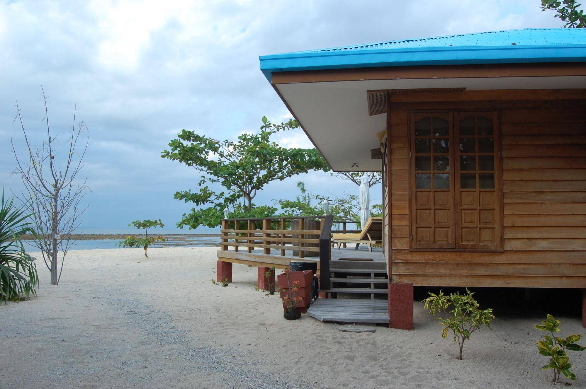 Arena Island Resort