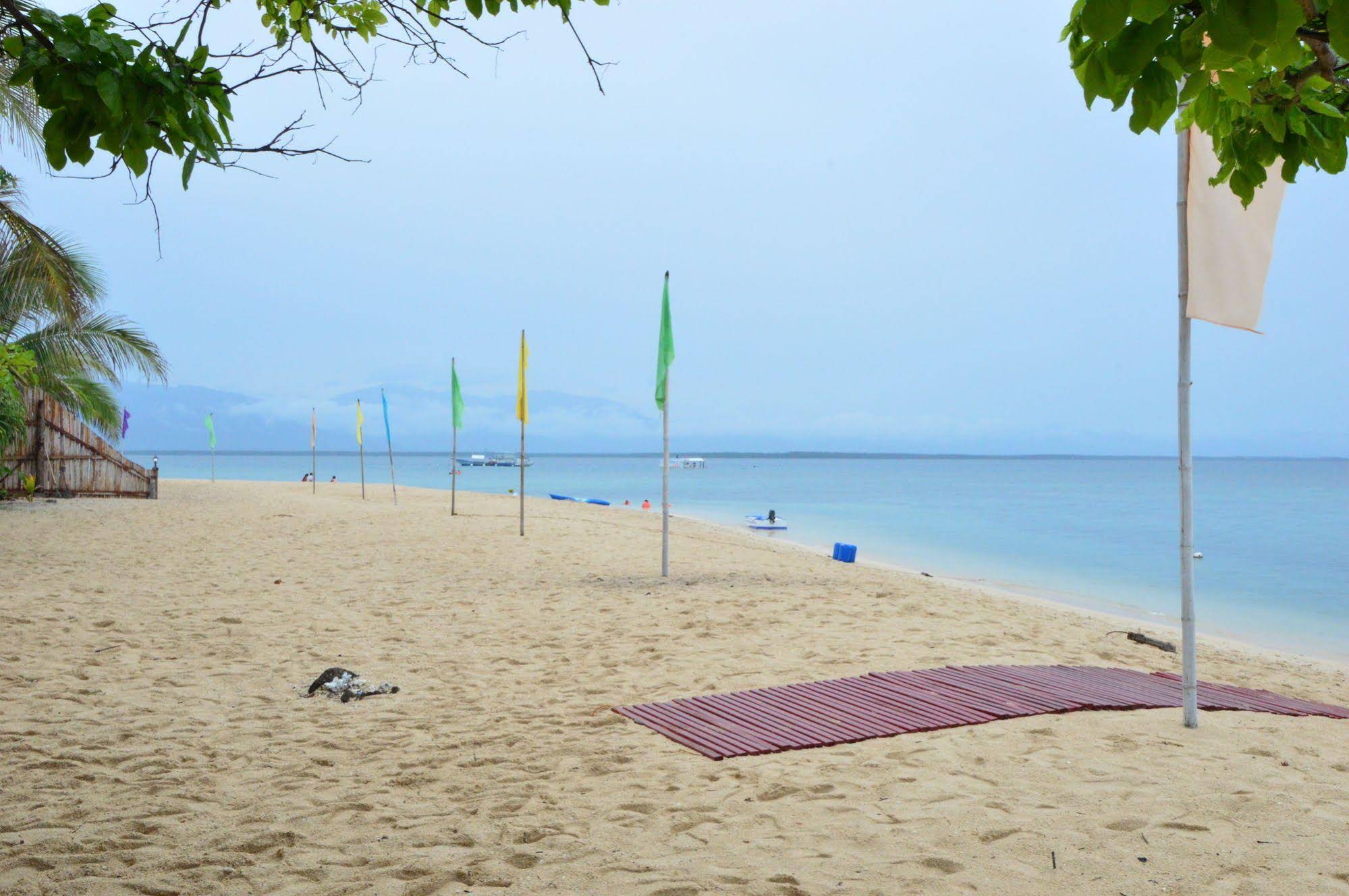 Arena Island Resort