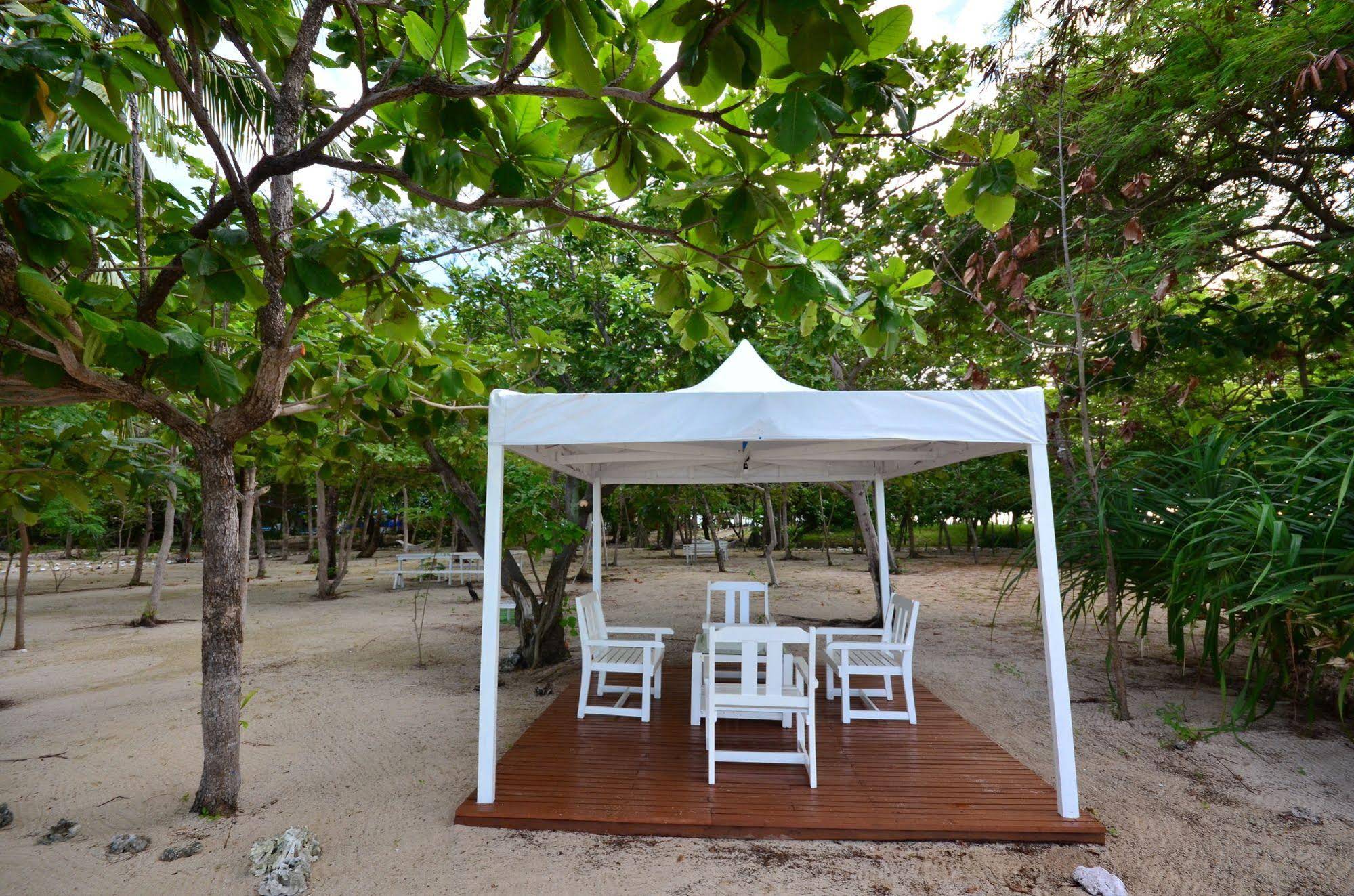Arena Island Resort