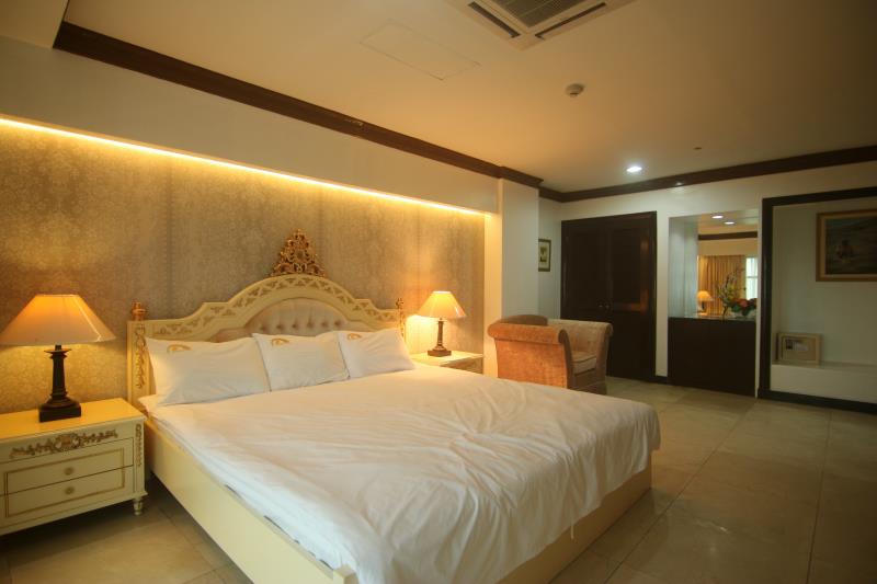 KC Hillcrest Hotel and Golf Club