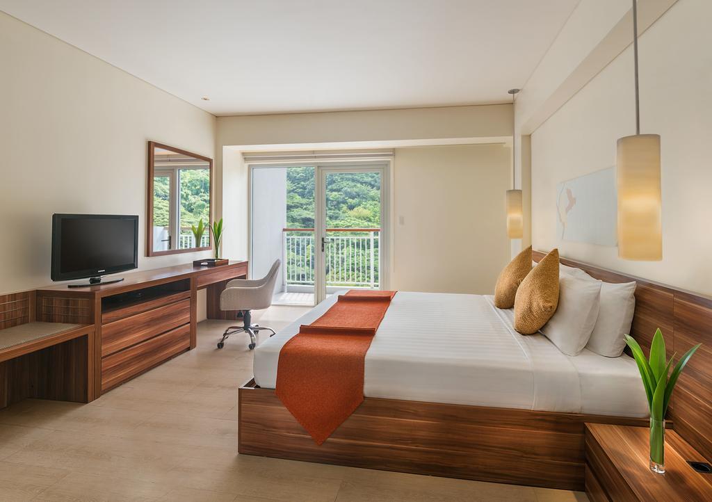Pico Sands Hotel