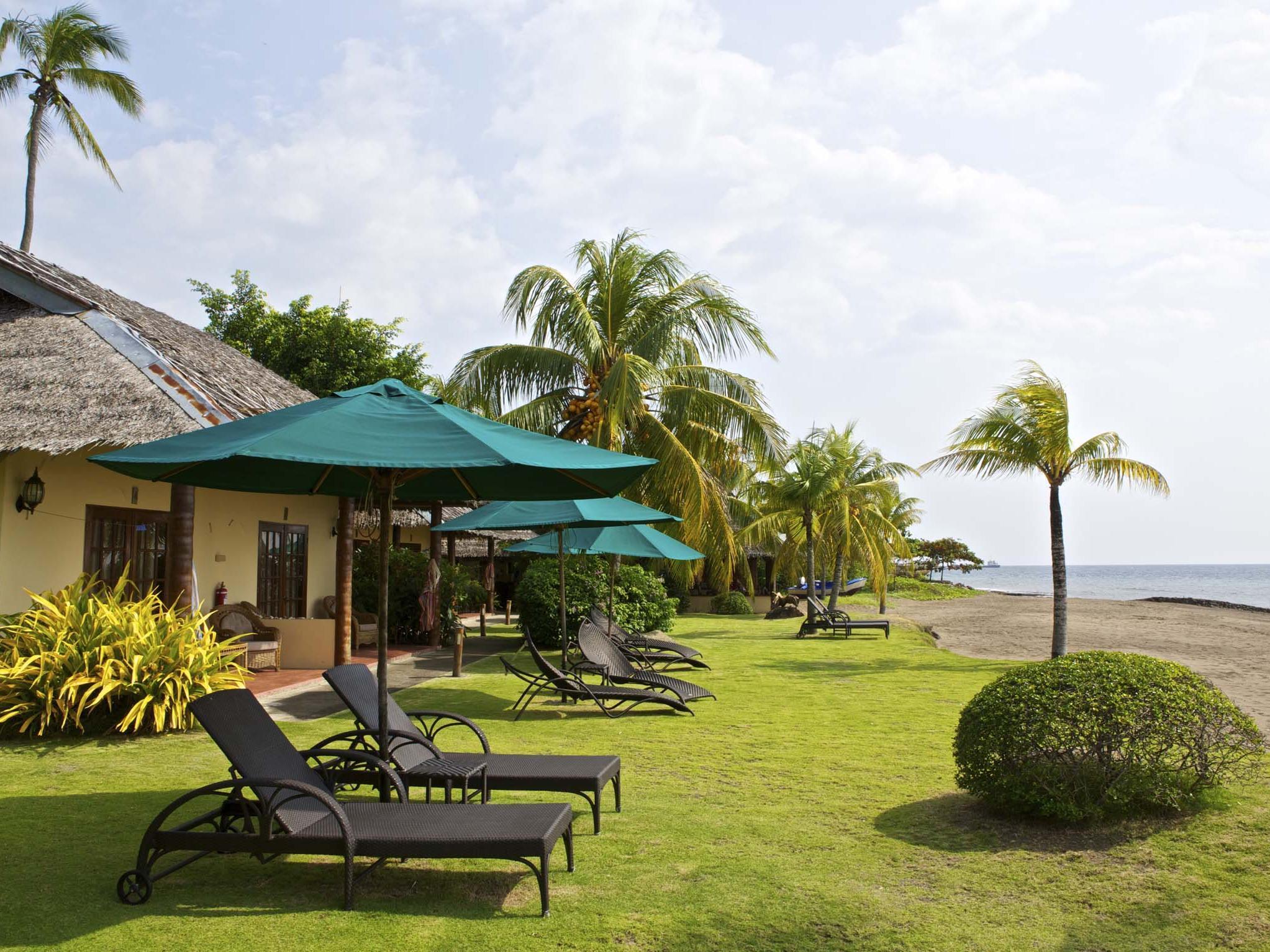 Fish Unlimited Beach & Dive Resort