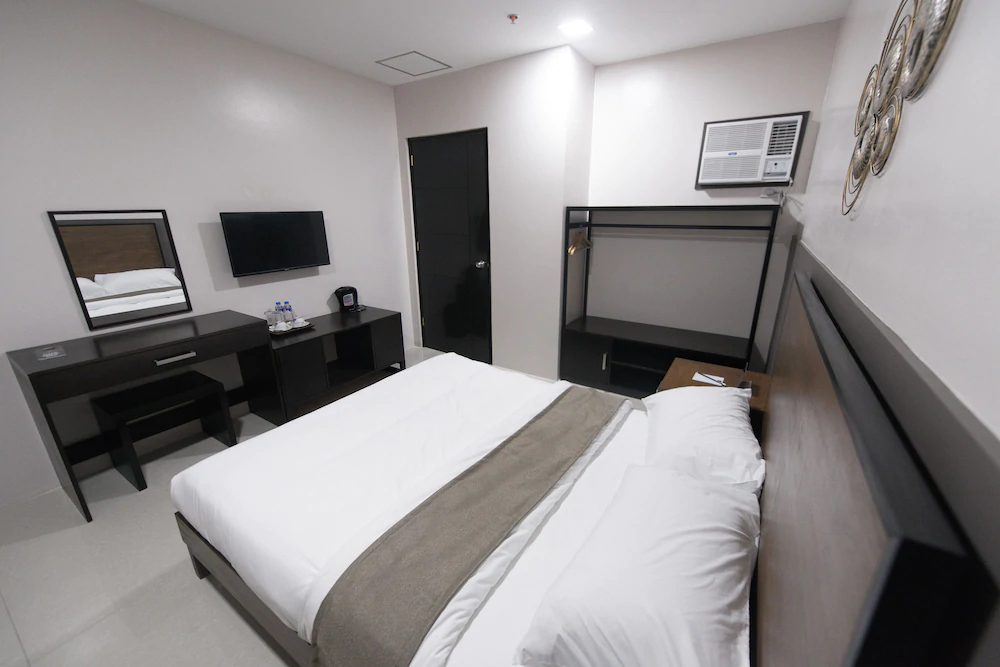 Bumble V Hotel