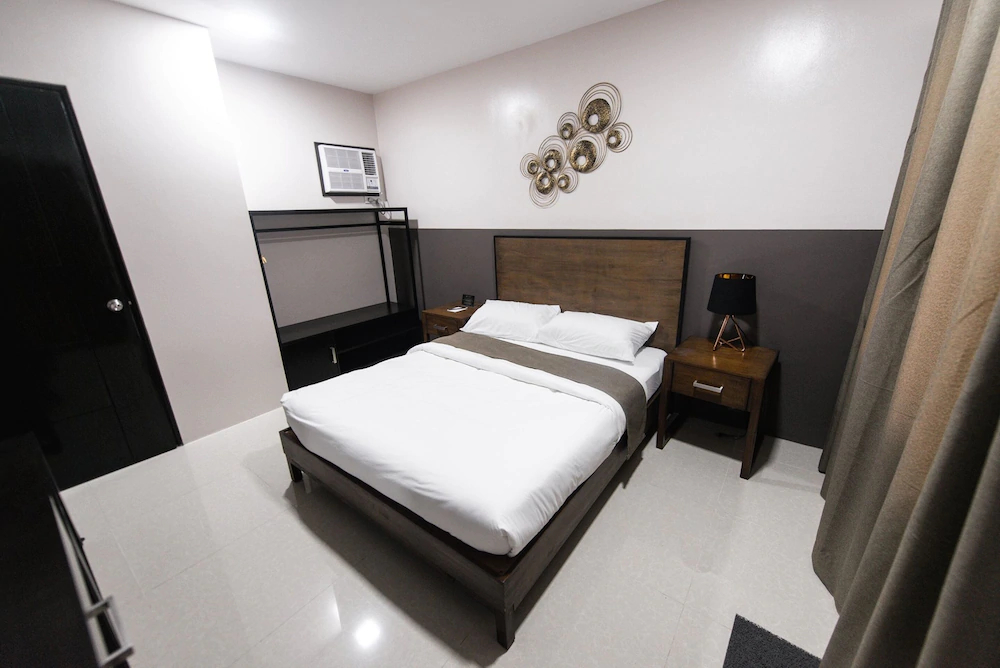 Bumble V Hotel
