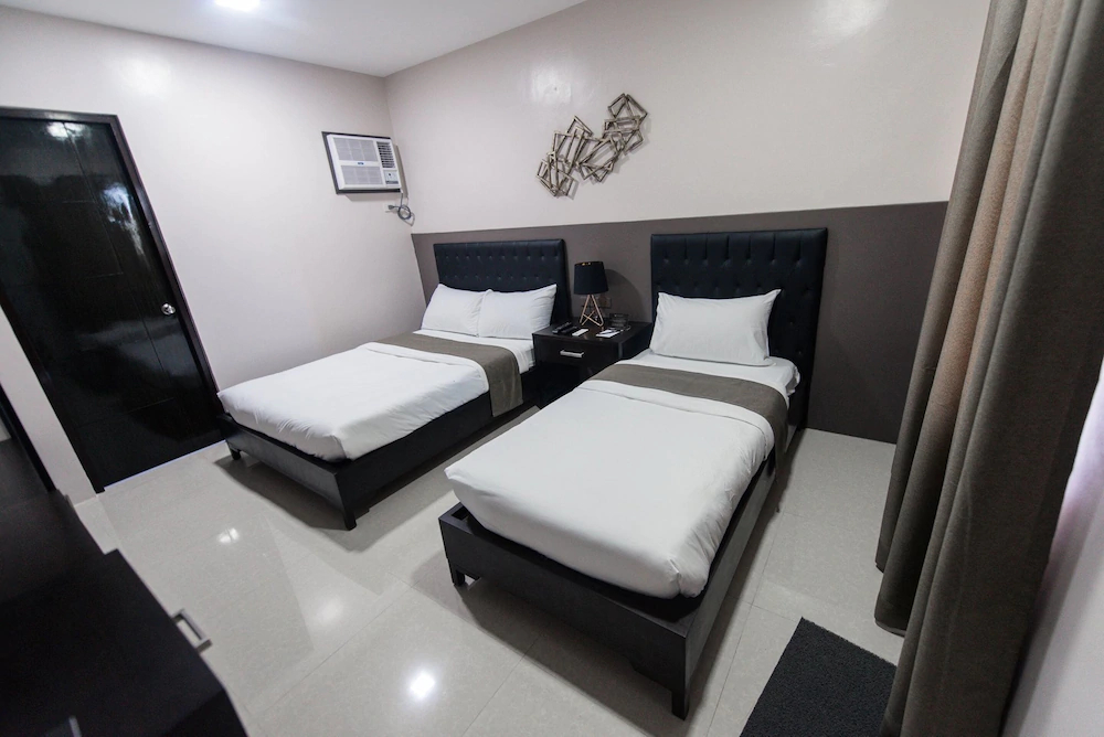 Bumble V Hotel