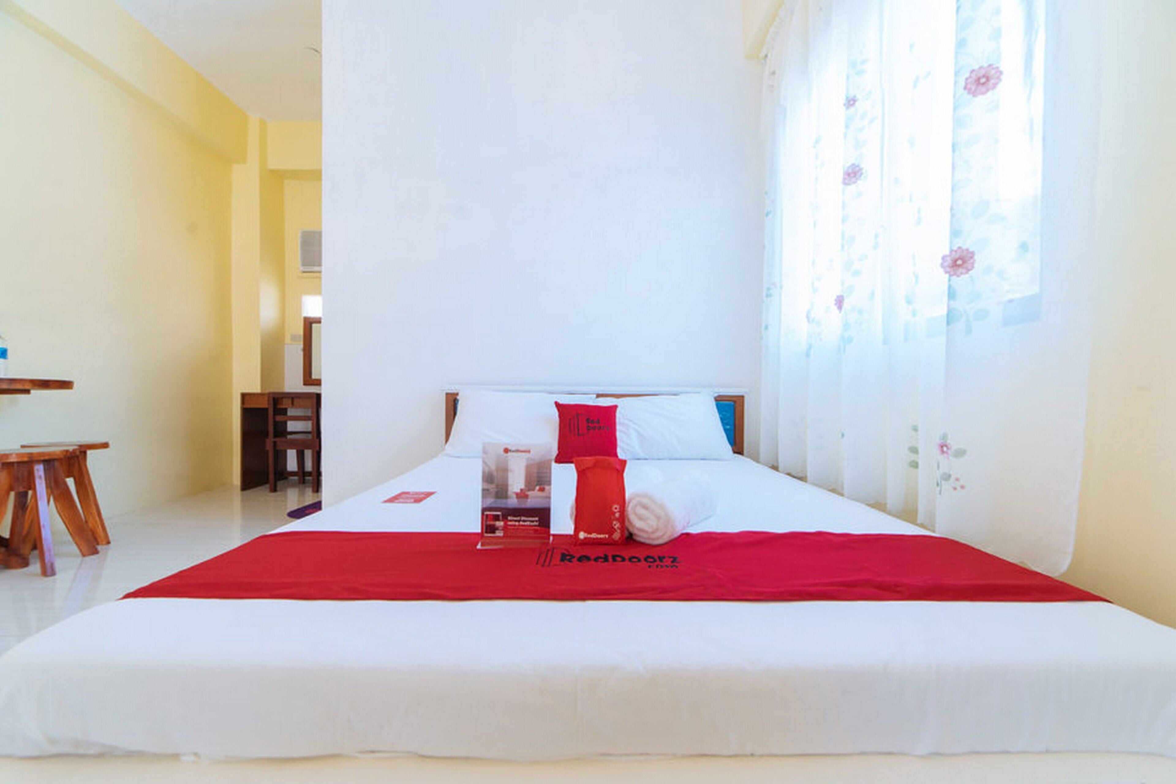 RedDoorz Premium @ Casa Ghilda Resort