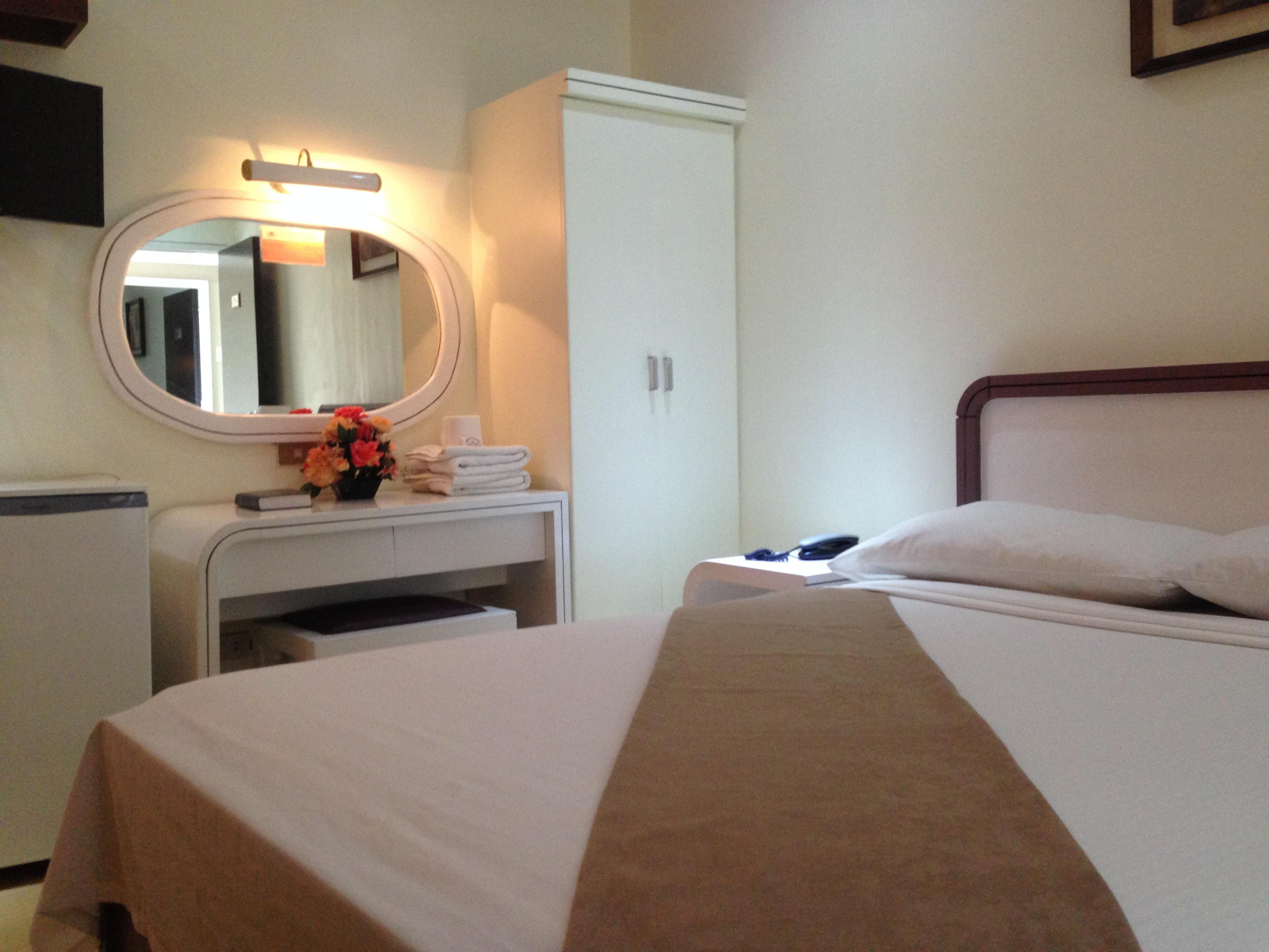 Ridgecrest Gardens Hotel