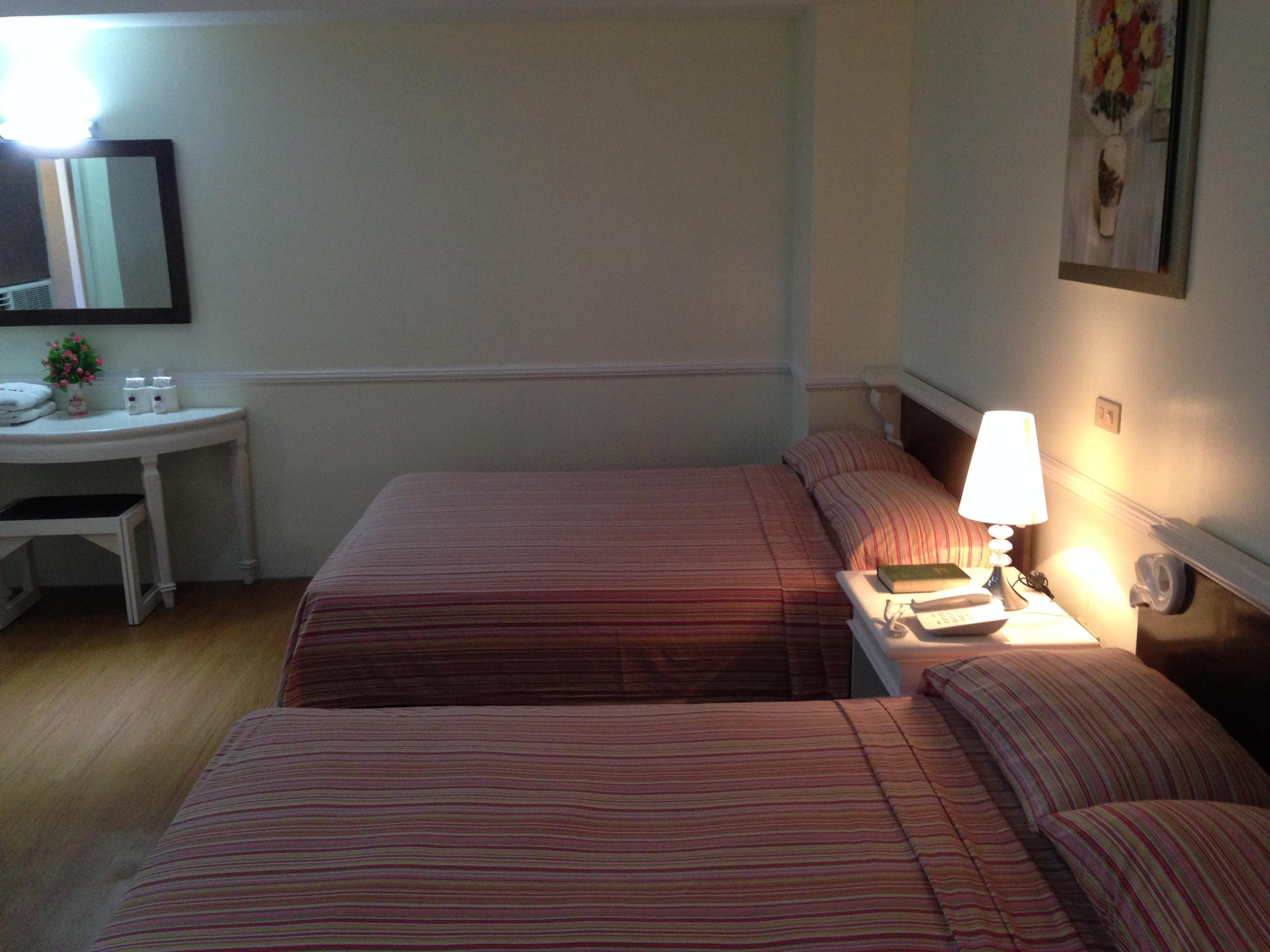 Ridgecrest Gardens Hotel