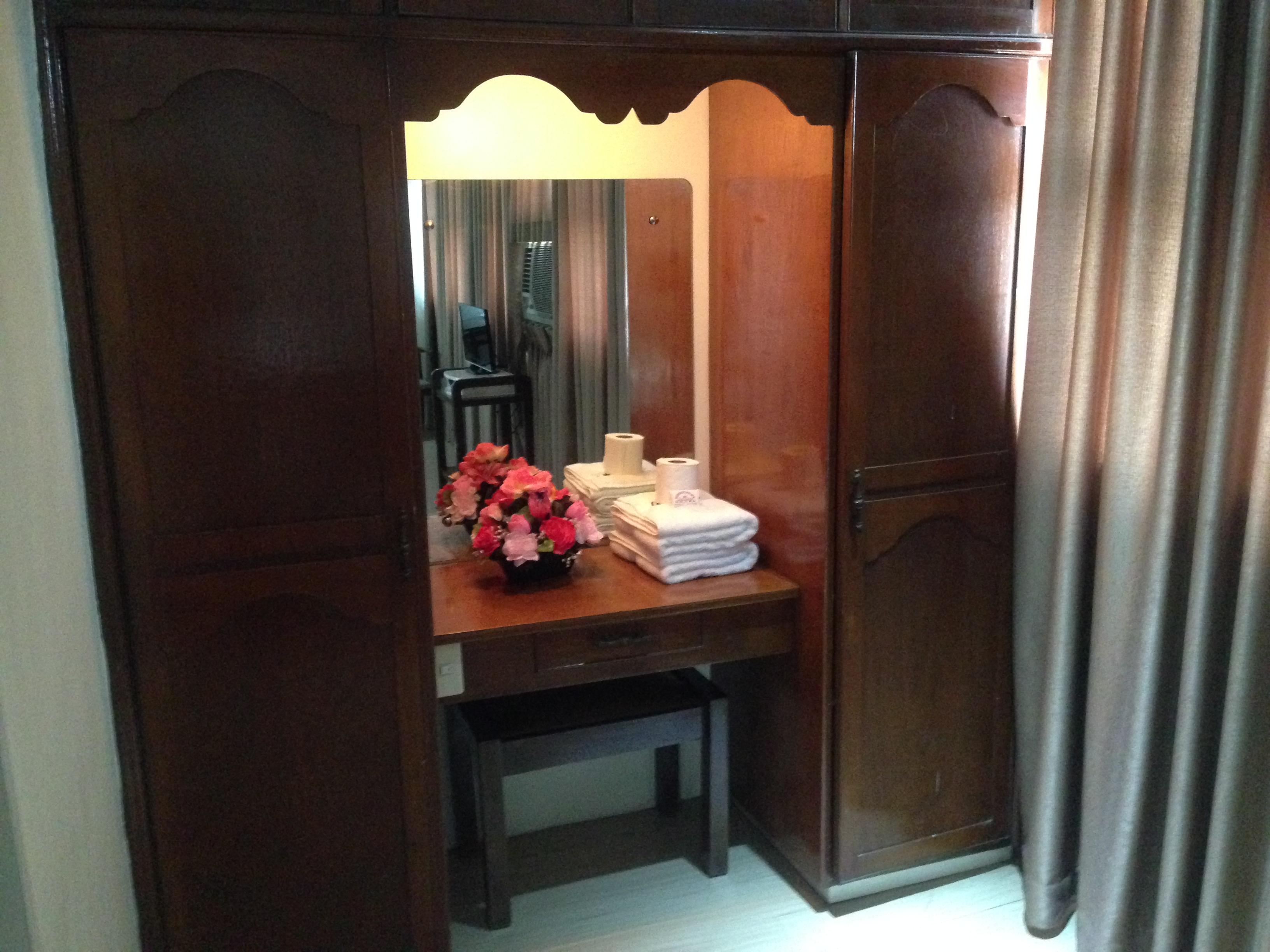 Ridgecrest Gardens Hotel