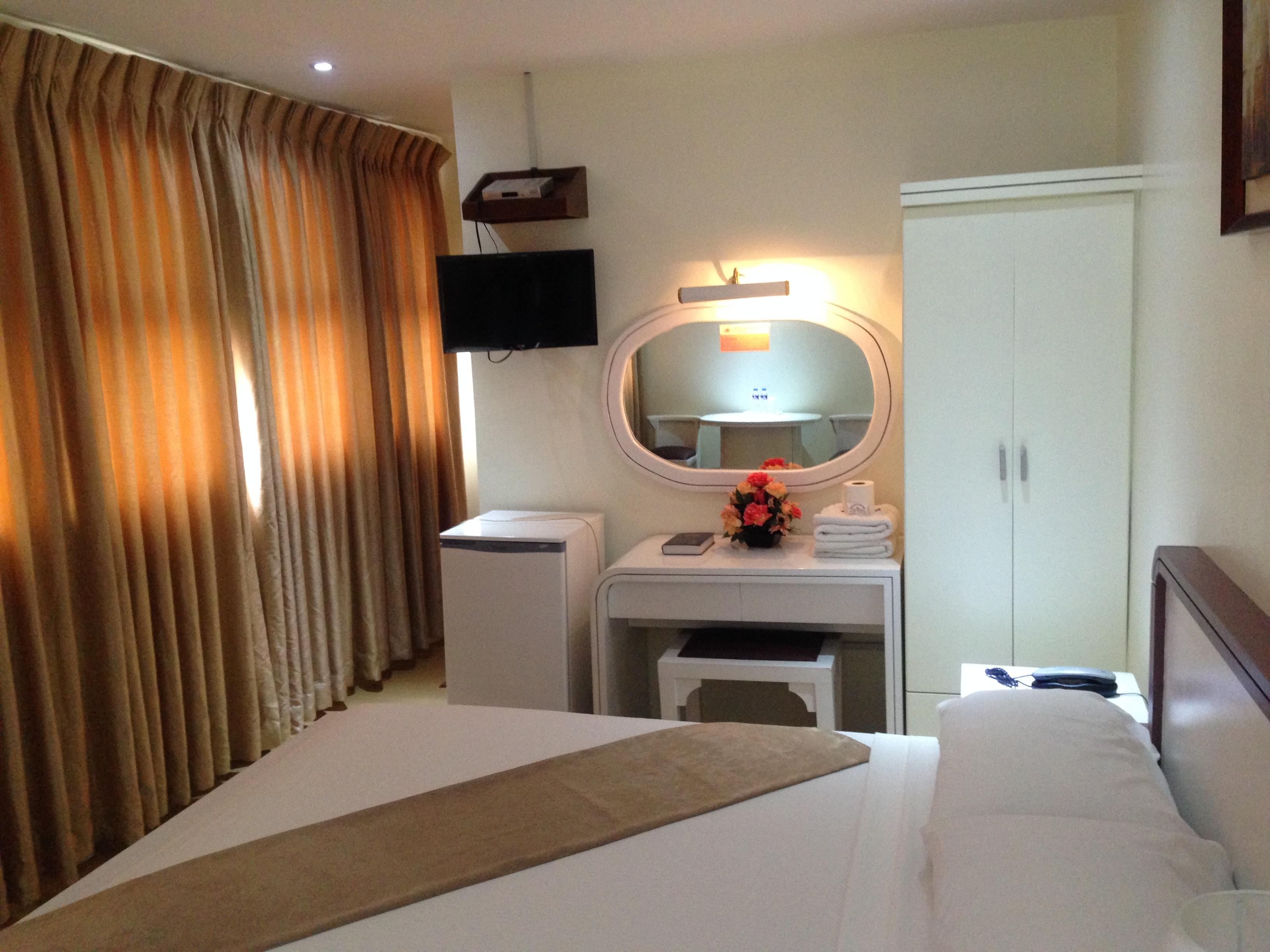 Ridgecrest Gardens Hotel