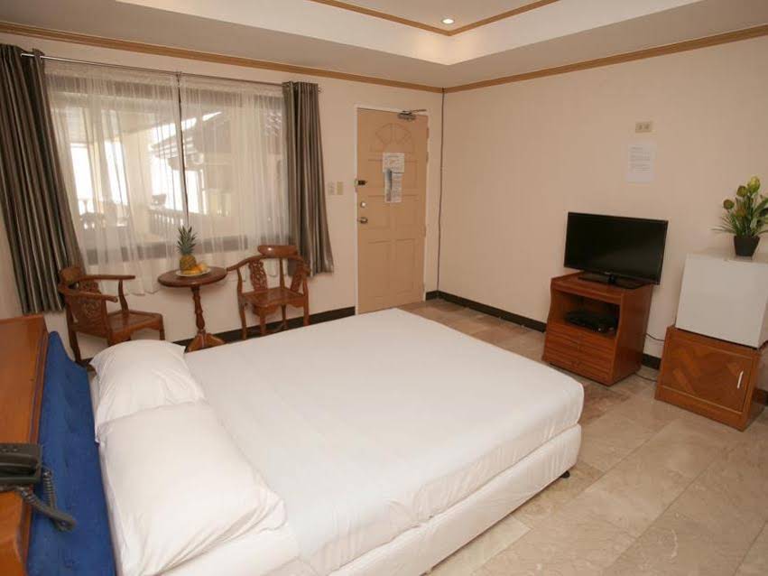 Suzuki Beach Hotel