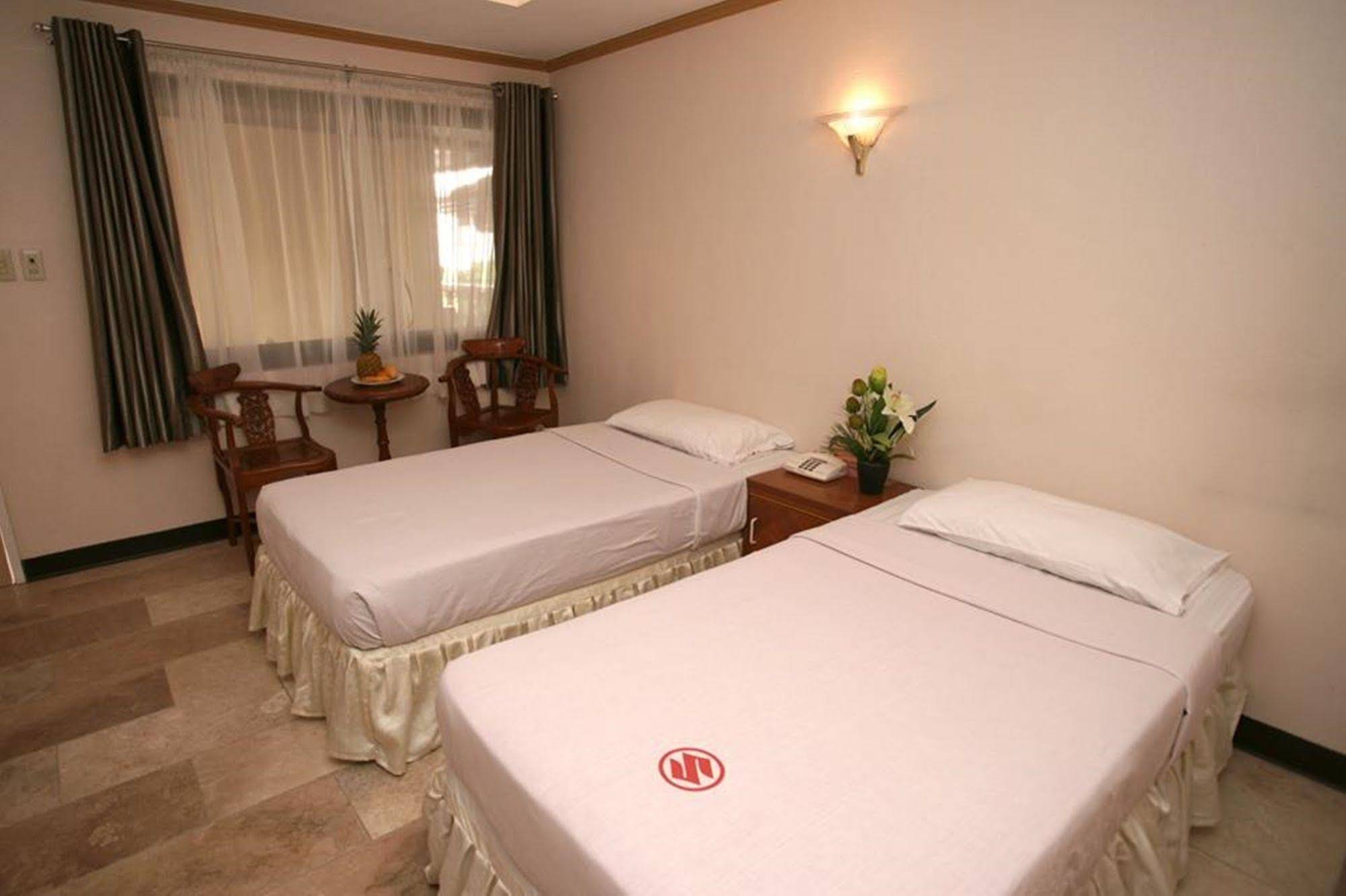 Suzuki Beach Hotel