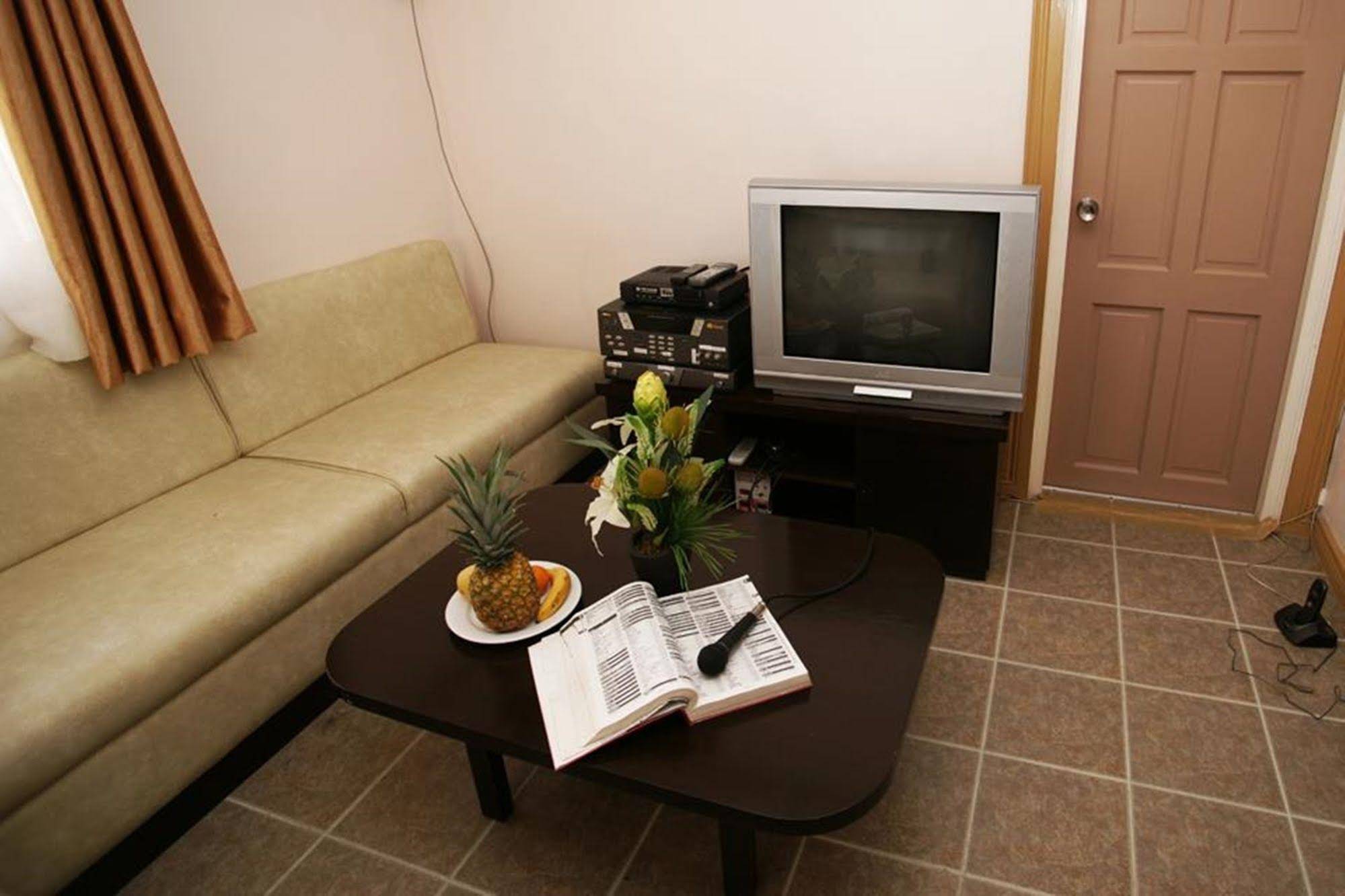 Suzuki Beach Hotel