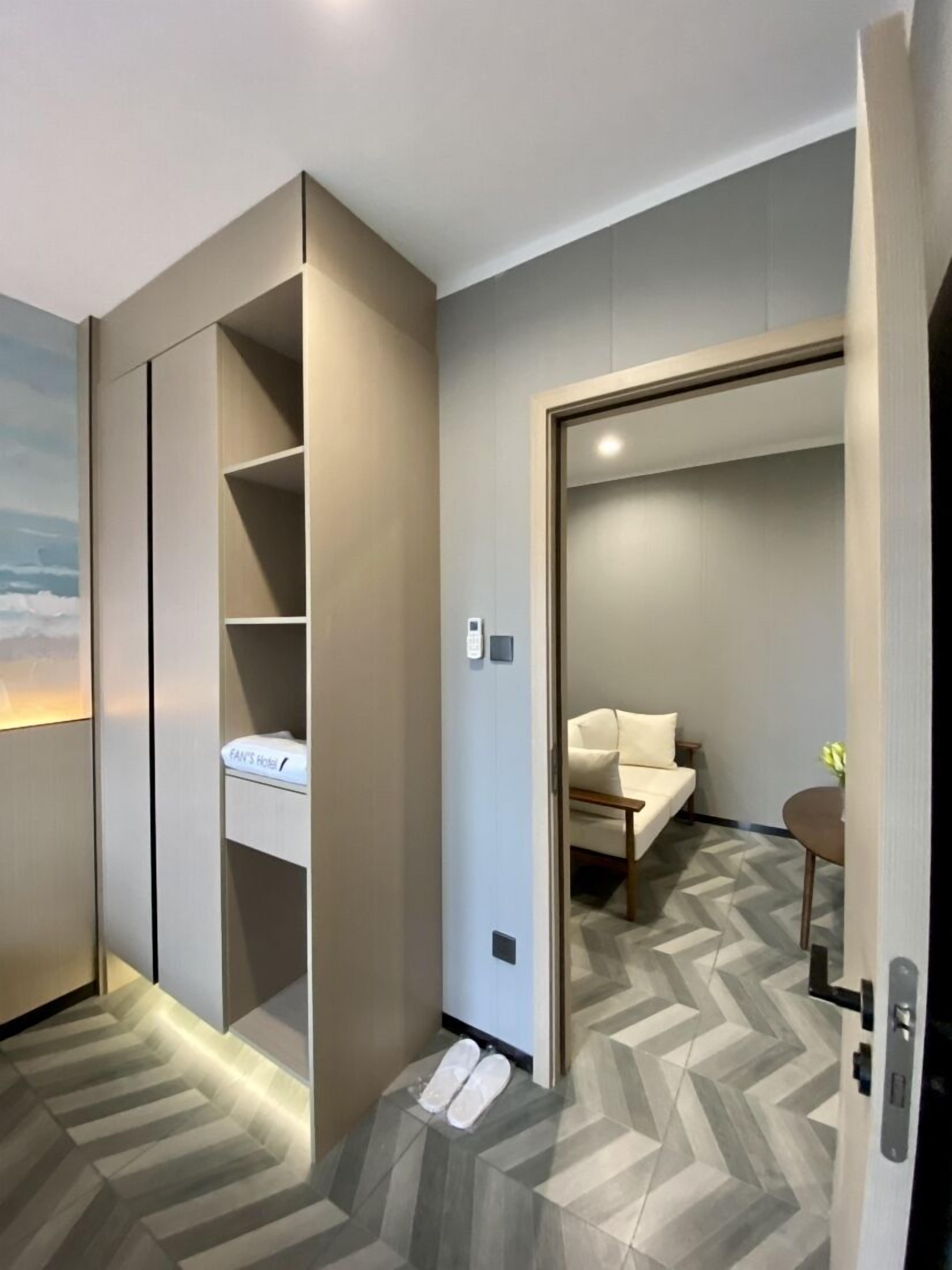 Fan's Hotel