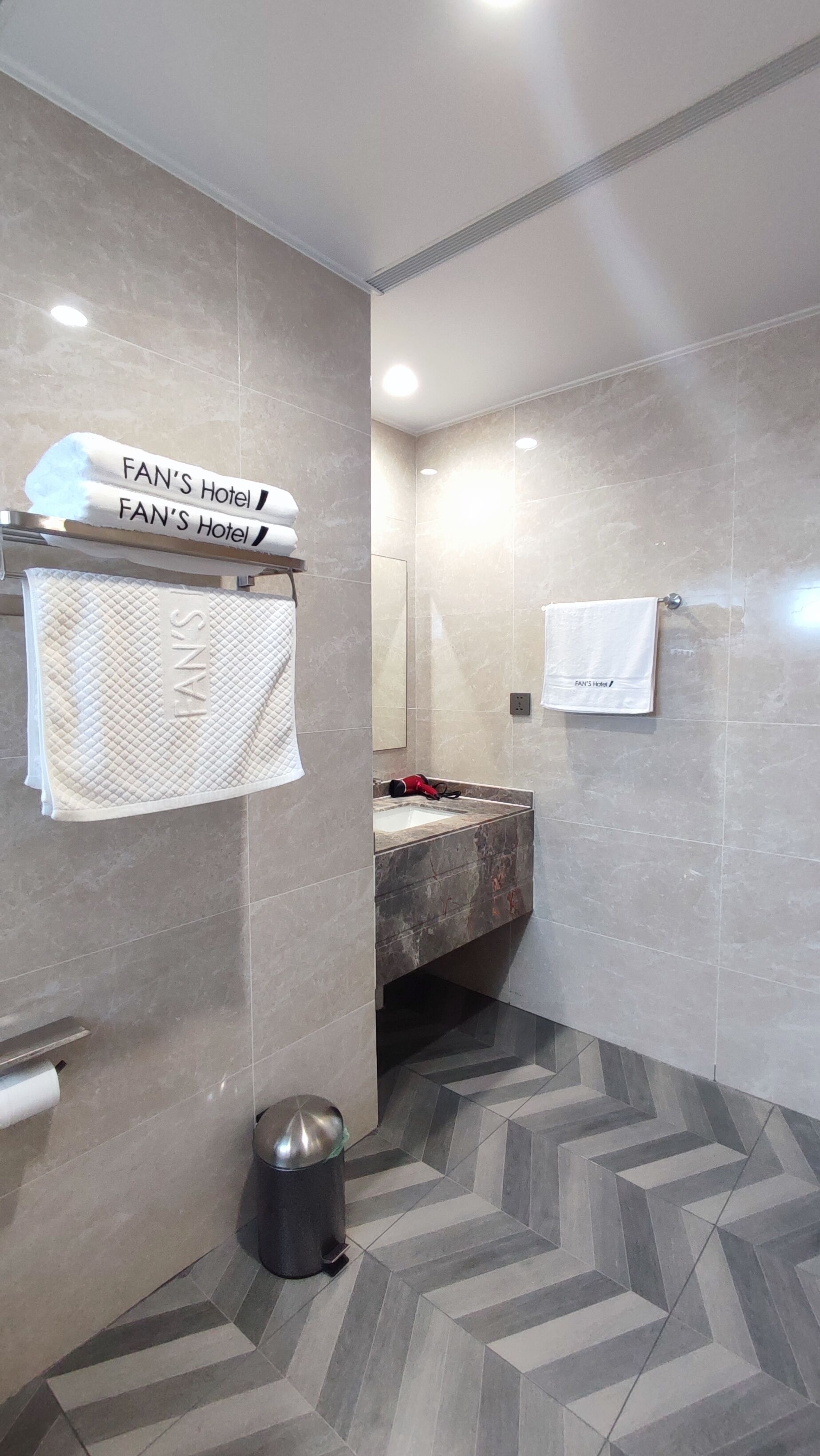 Fan's Hotel