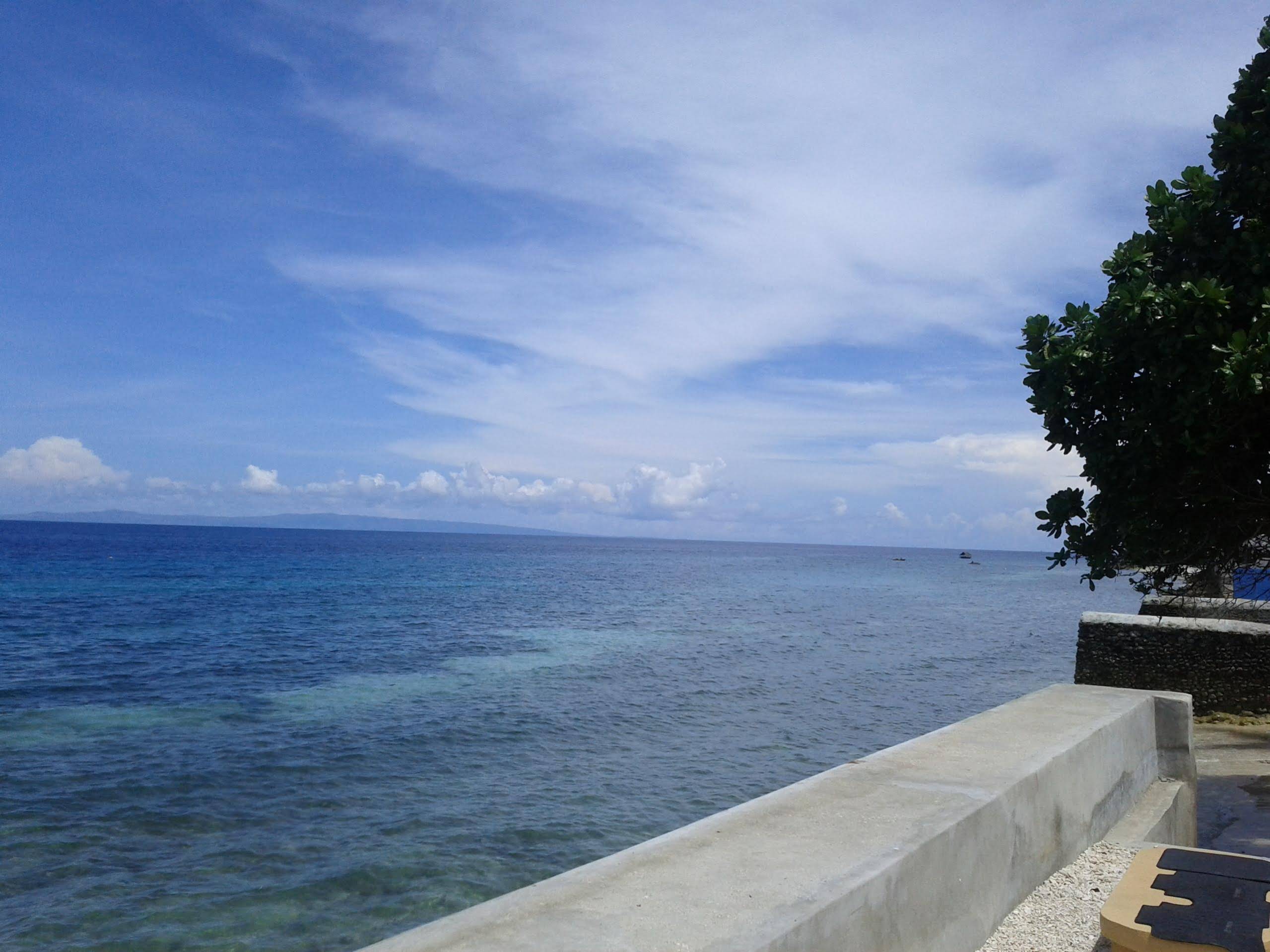 Luzmin-BH Lodging House - Beachfront Cottages