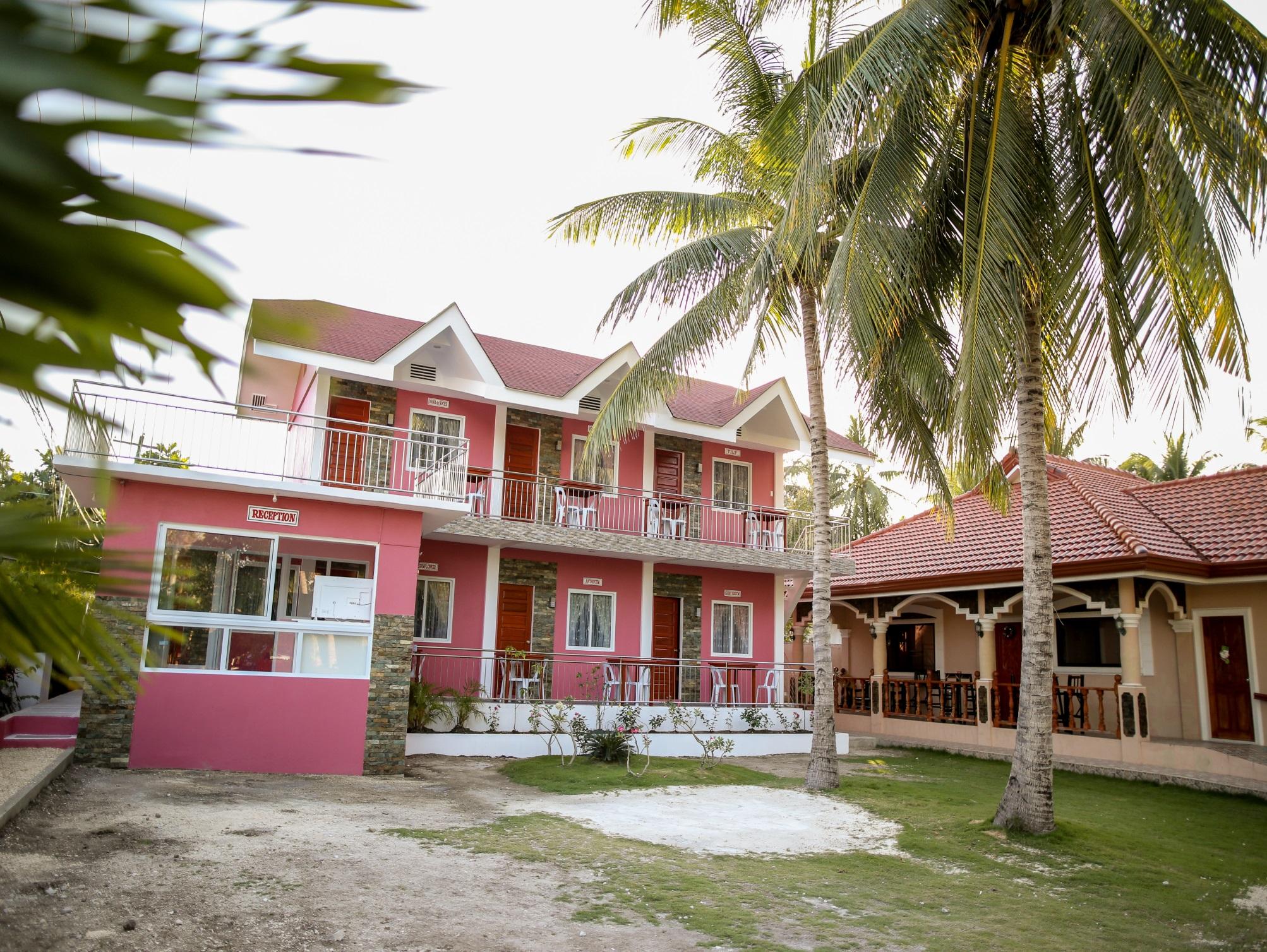 Luzmin-BH Lodging House - Pink House