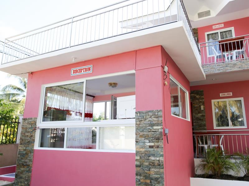 Luzmin-BH Lodging House - Pink House