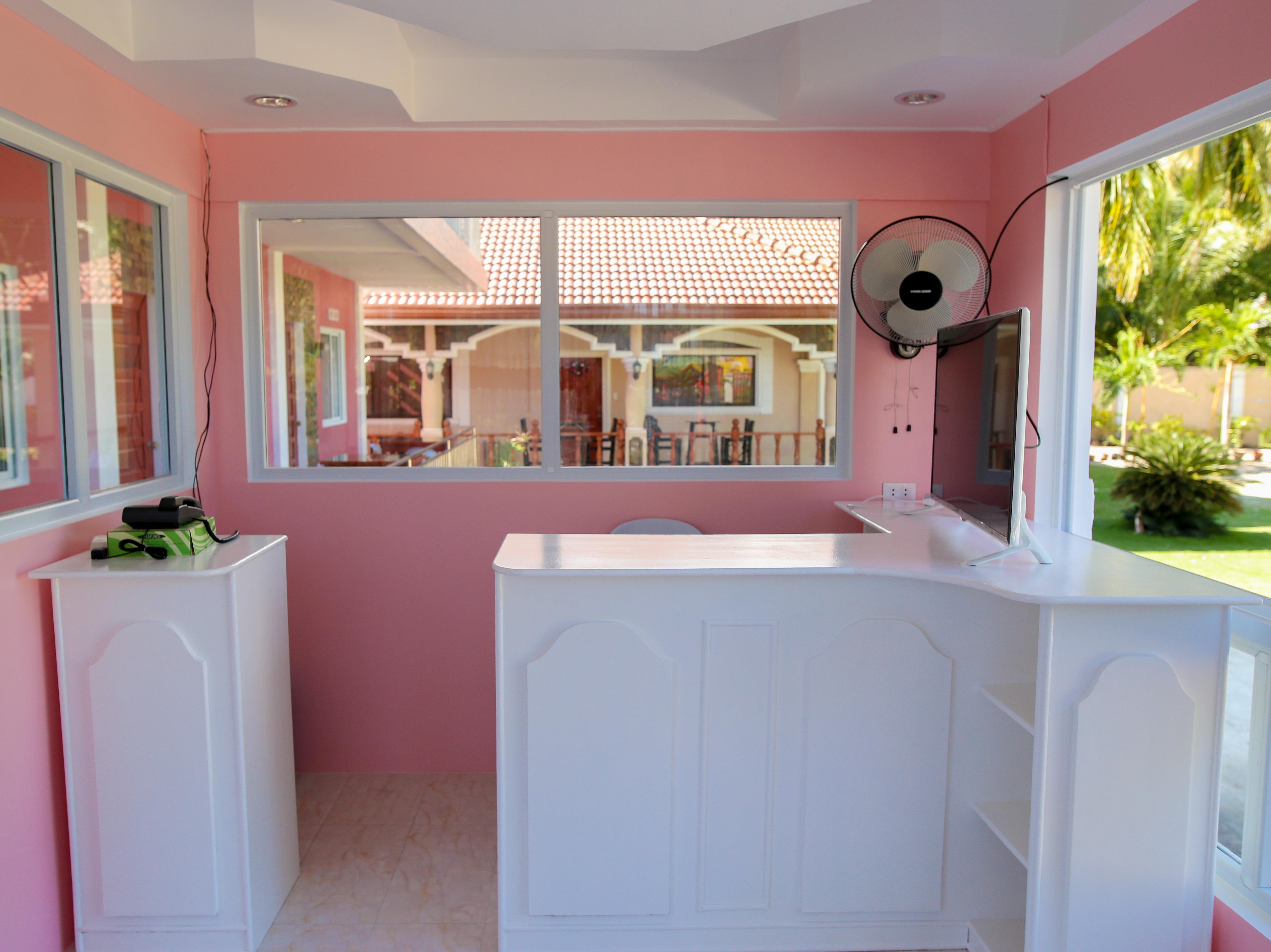 Luzmin-BH Lodging House - Pink House